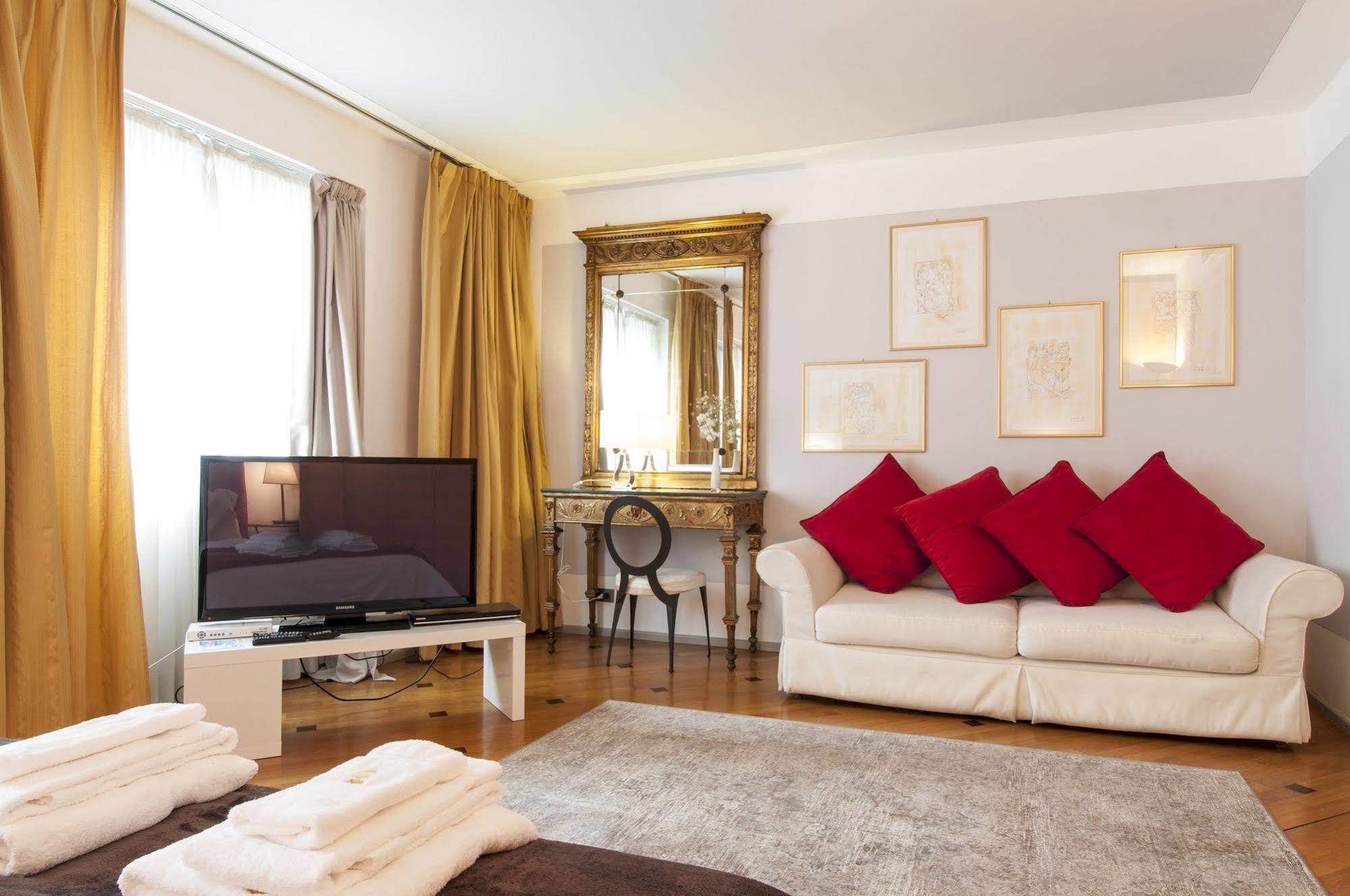 Royal Suites Hotel