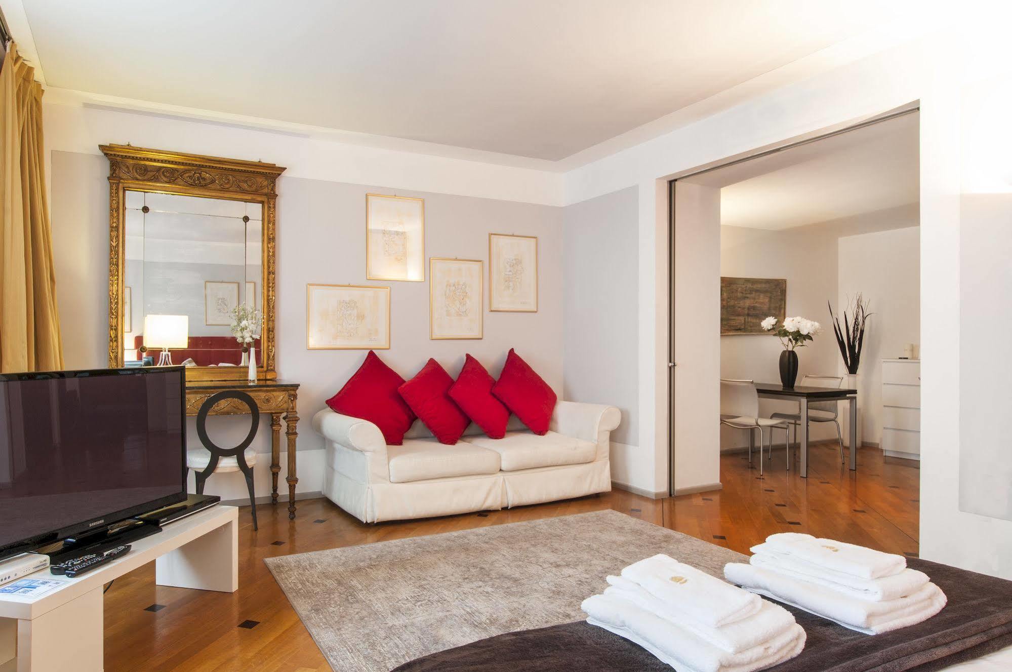 Hotel Royal Suites