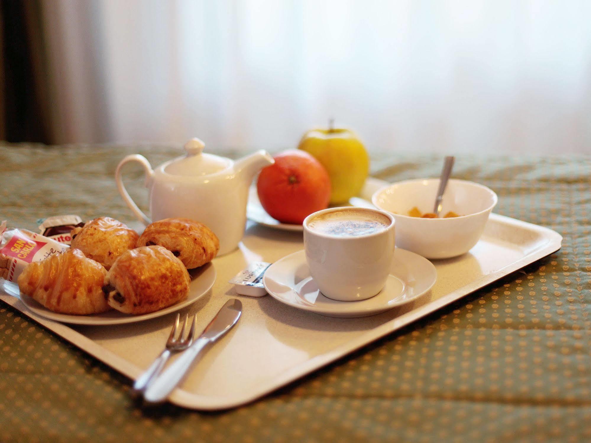 Hotell Arco Romana 3*