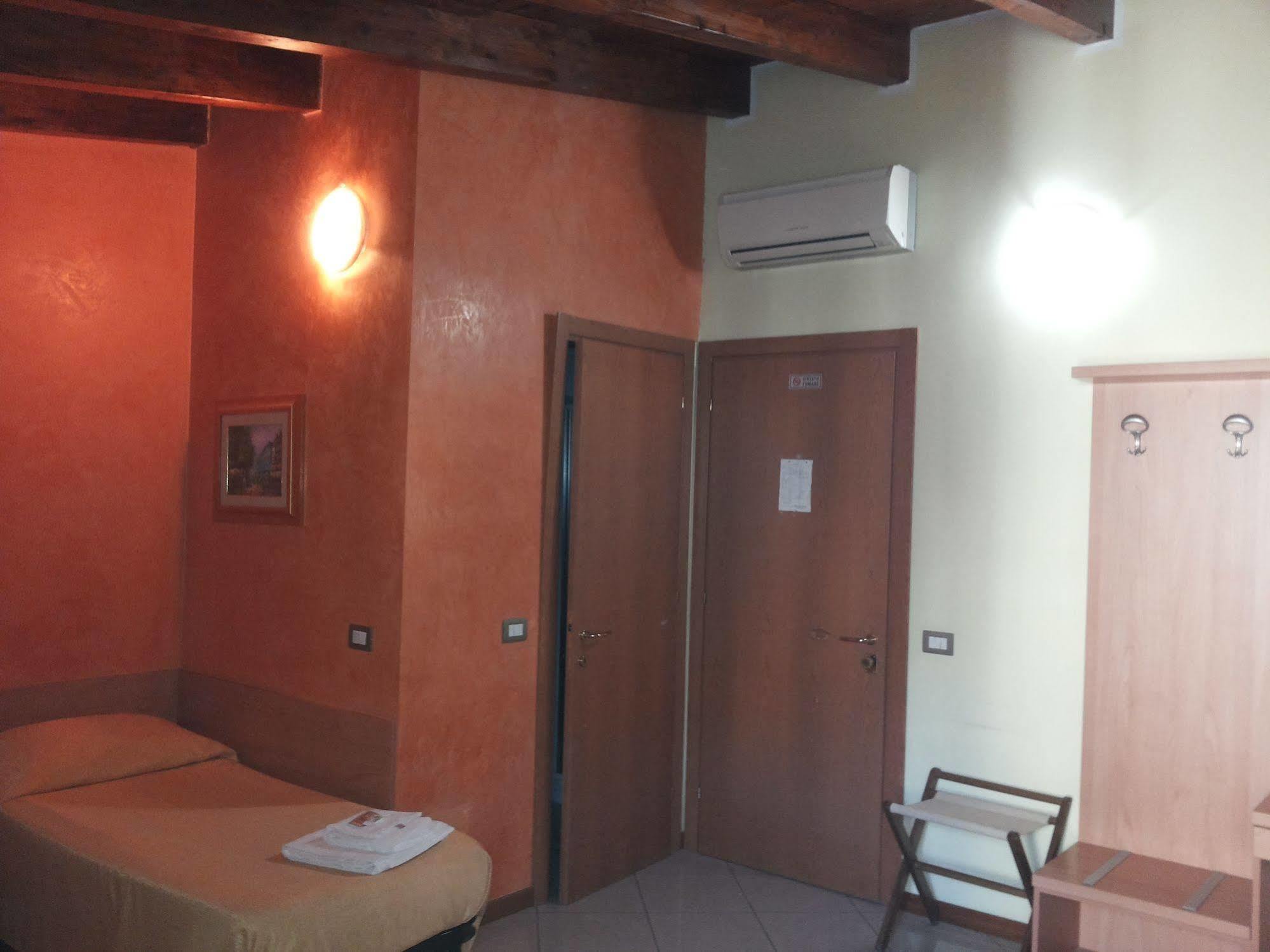 Hotell Le Querce 2*