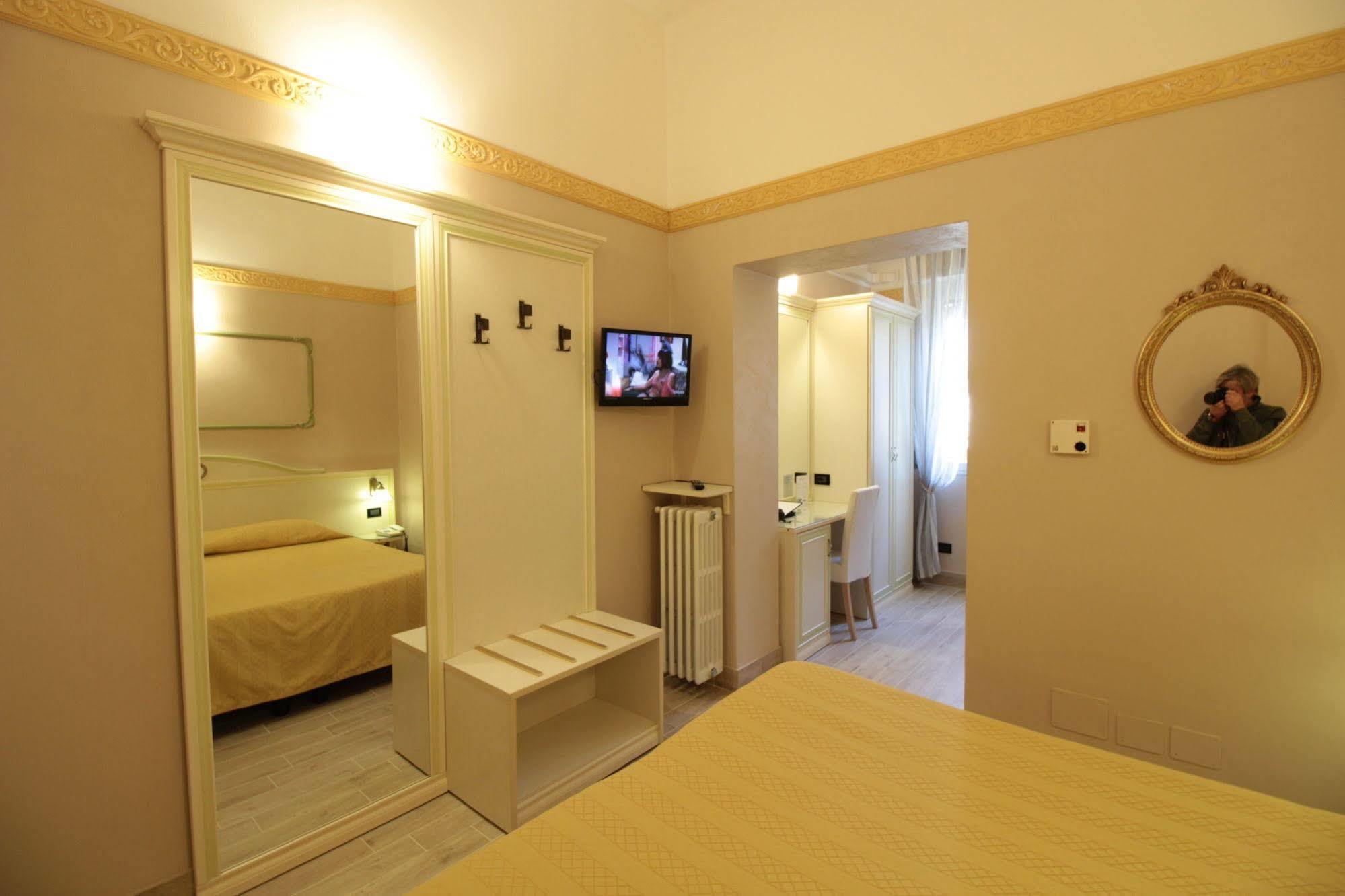 Hotel Hotel Charly