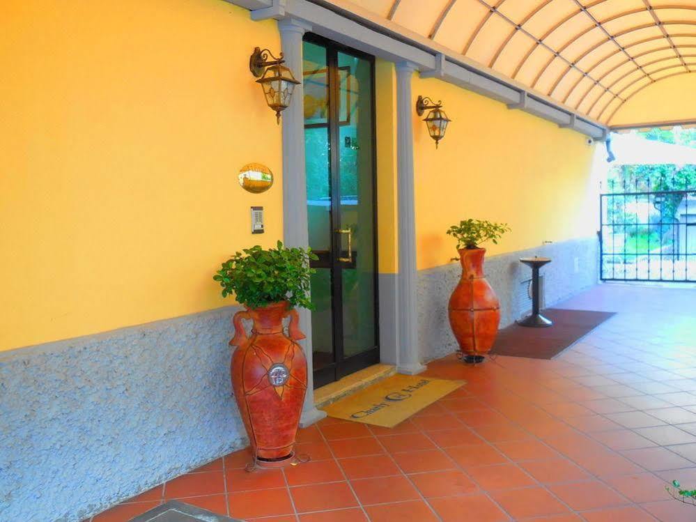 Hotel Charly 3*