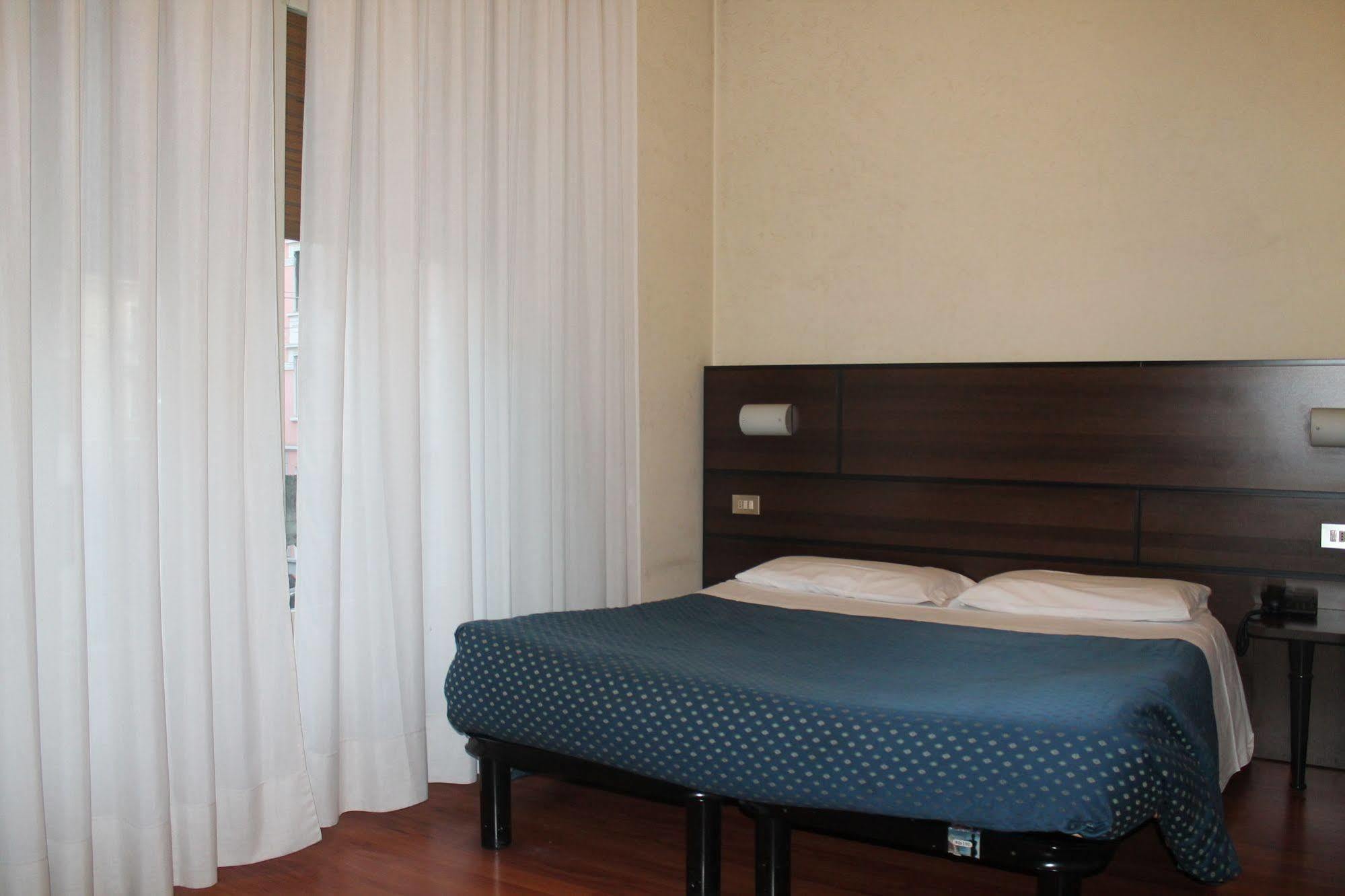 Hotell Catalani E Madrid