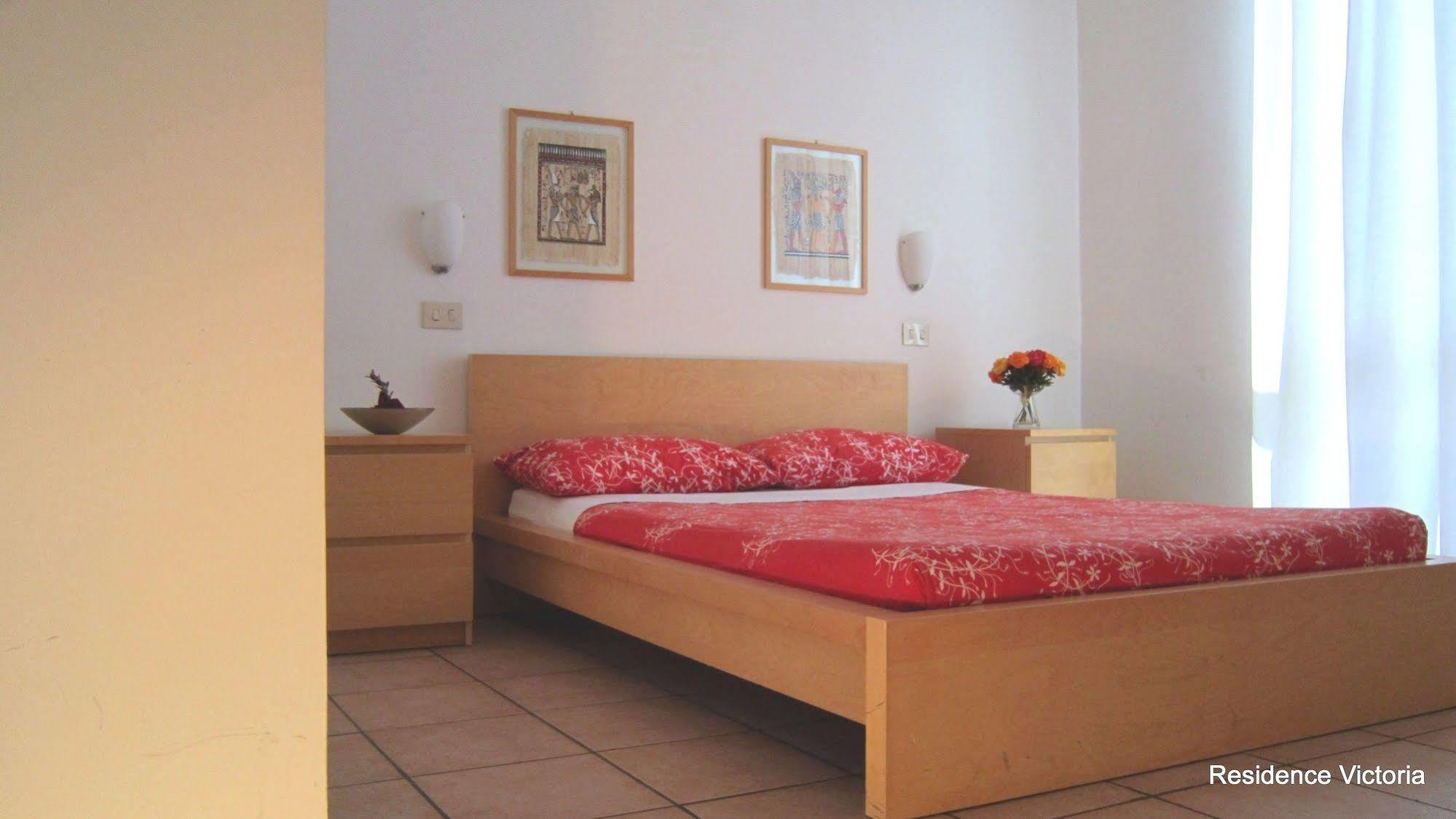 Victoria Aparthotel