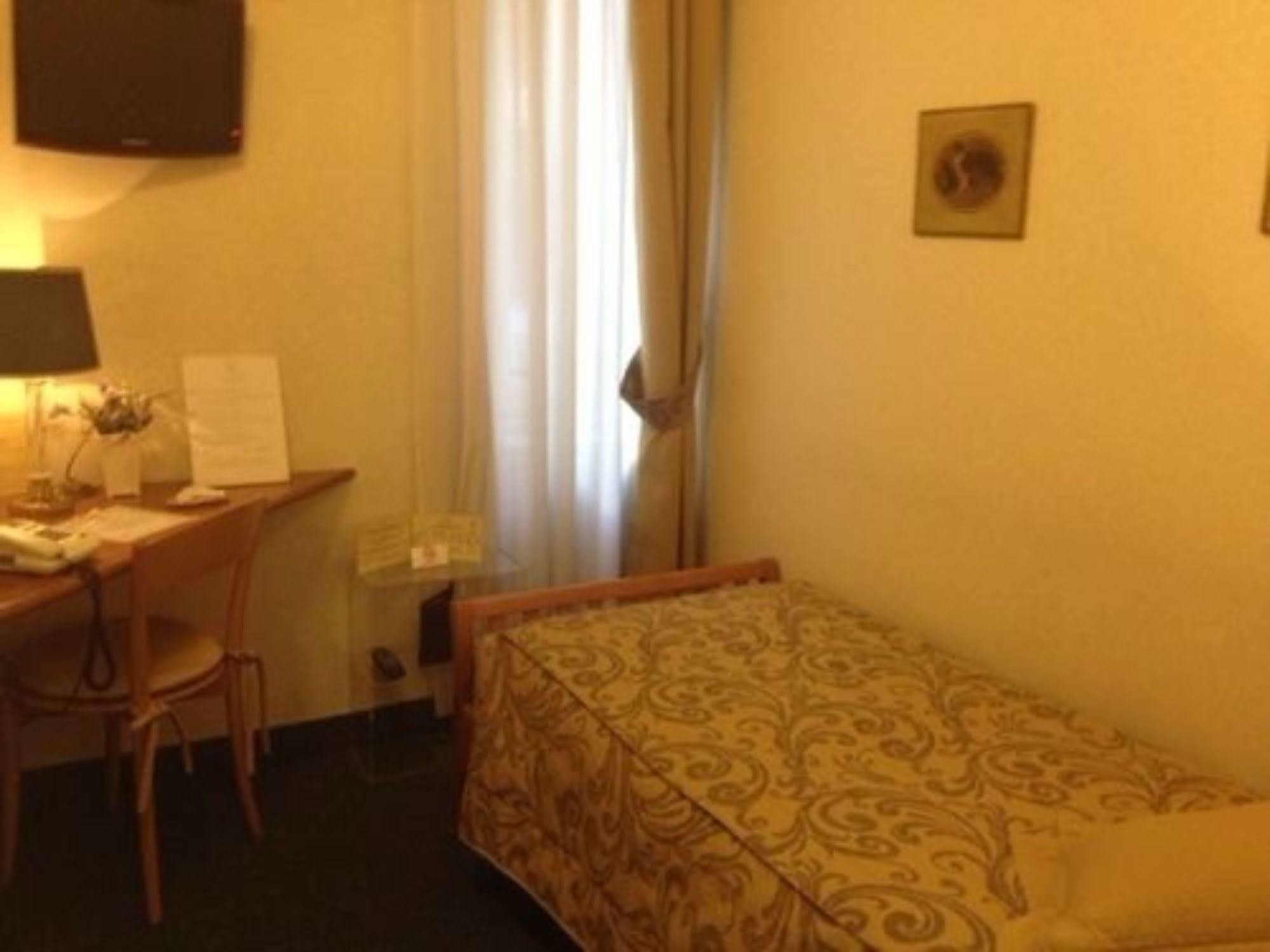 Antica Leonardo 3* Milaan