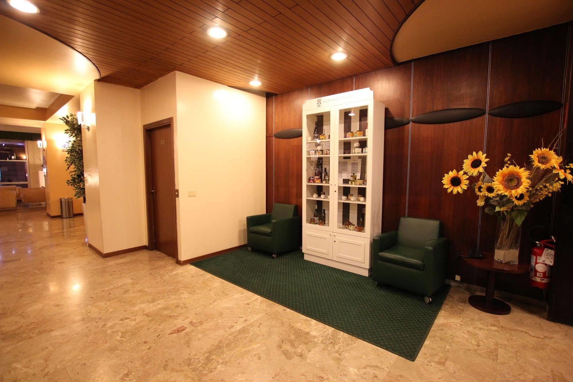 Hotel Mokinba Cristallo Milan