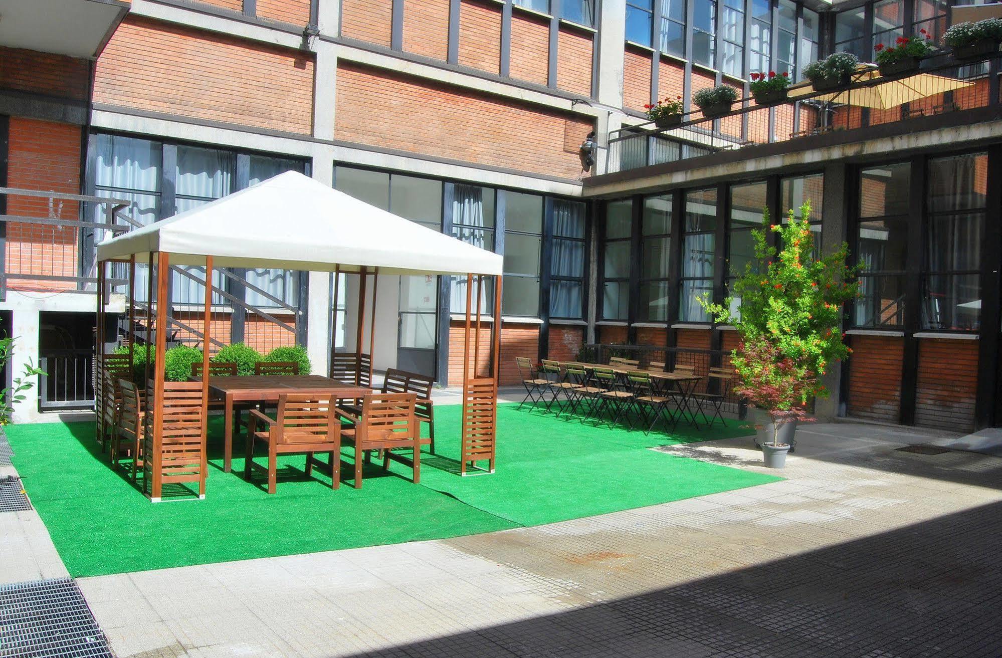 Mio Hostel *