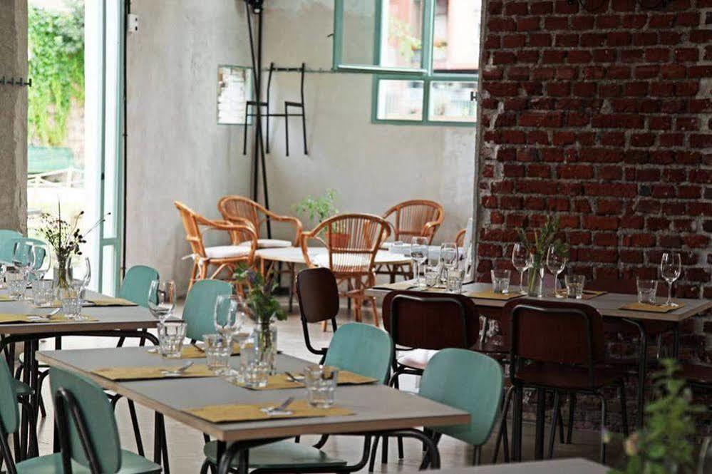 Un Posto A - All'interno Di Cascina Del 700 * Milano