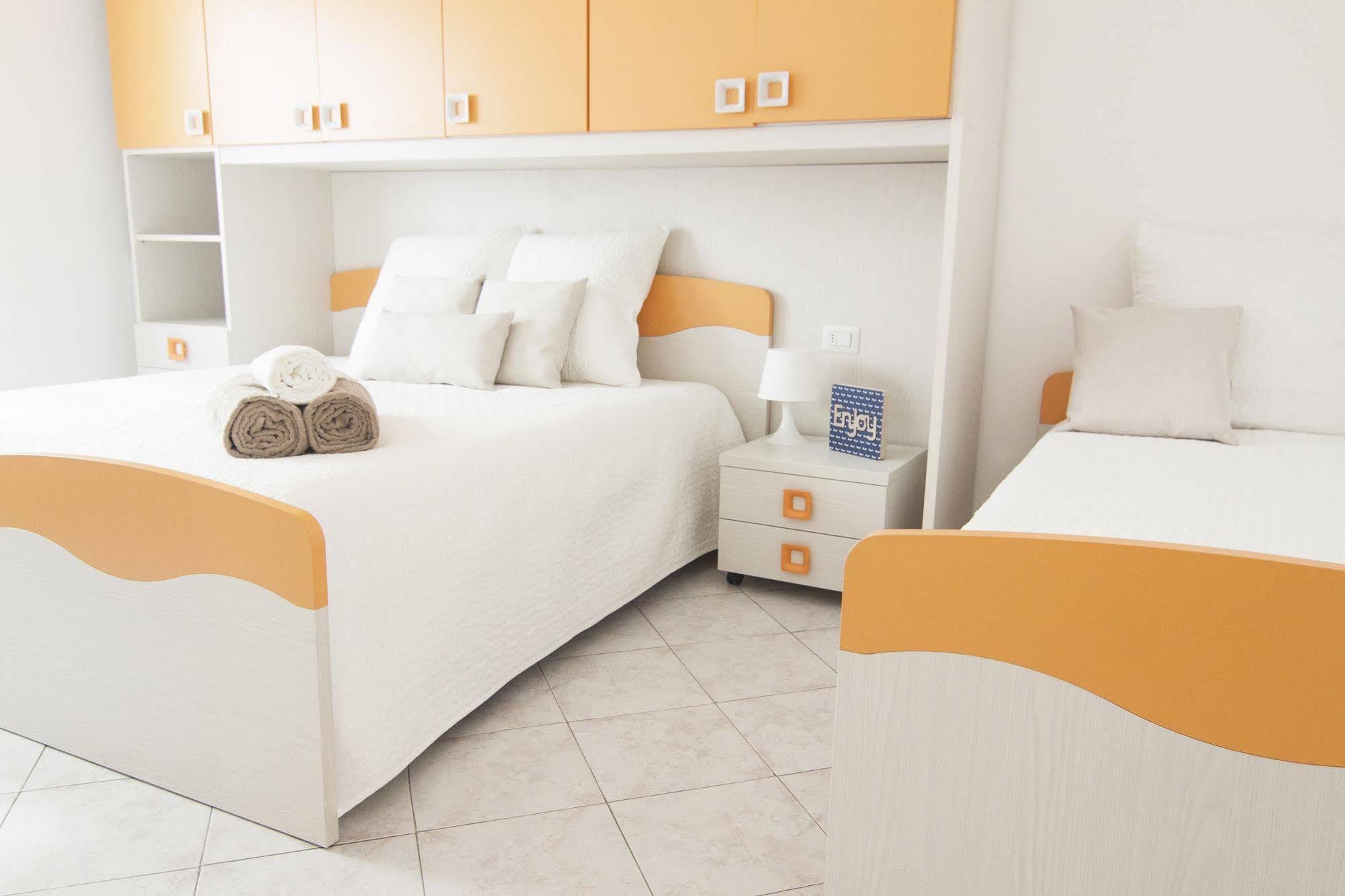 Alessia's Flat - Breno 1 Hotel Milano