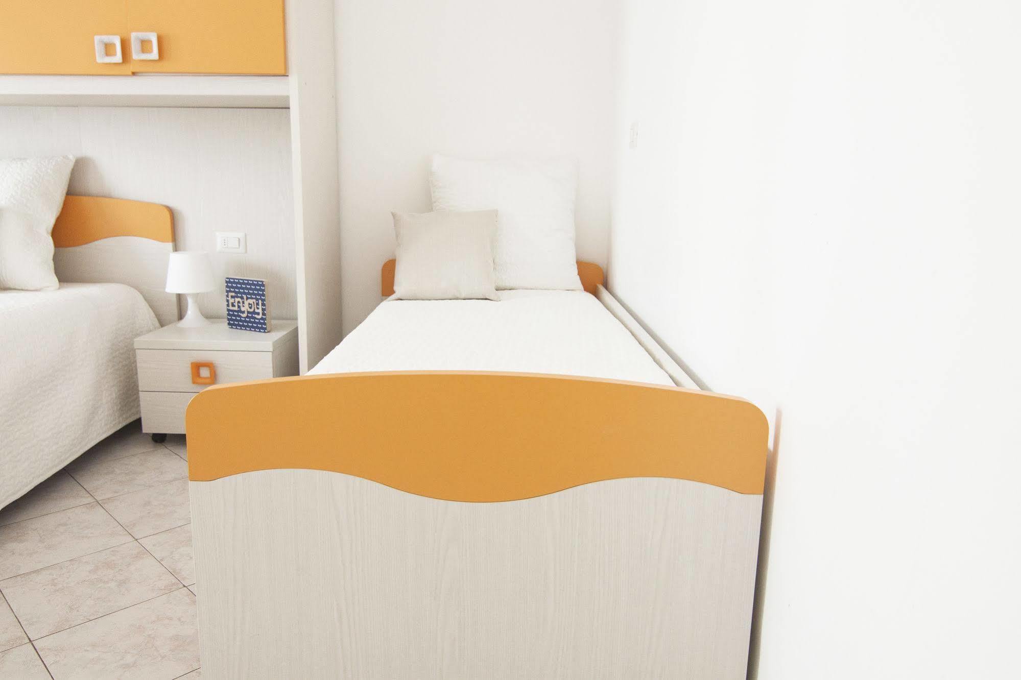 Alessia's Flat - Breno 1 2* Milano