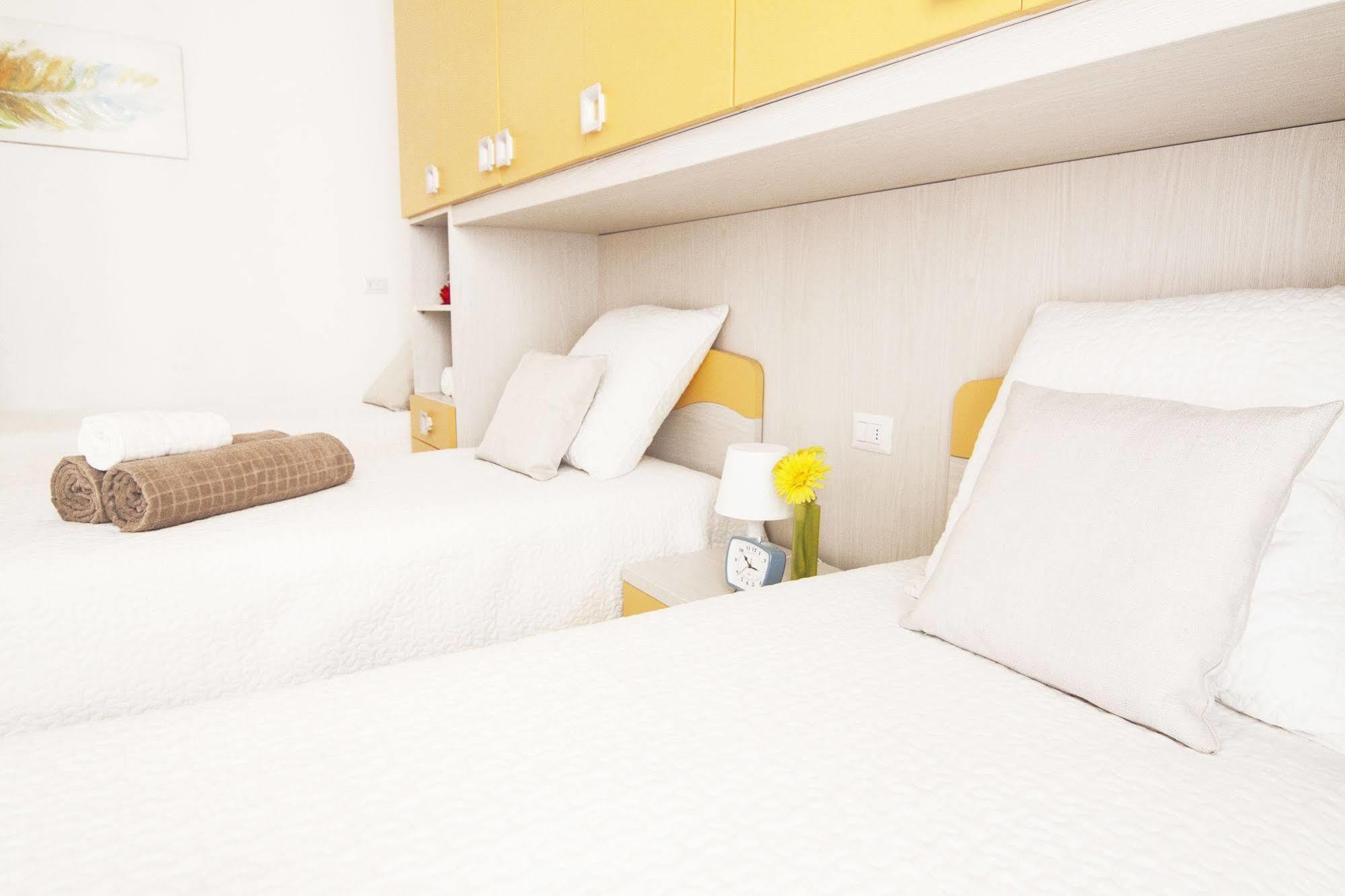Alessia's Flat - Breno 1 2* Milano