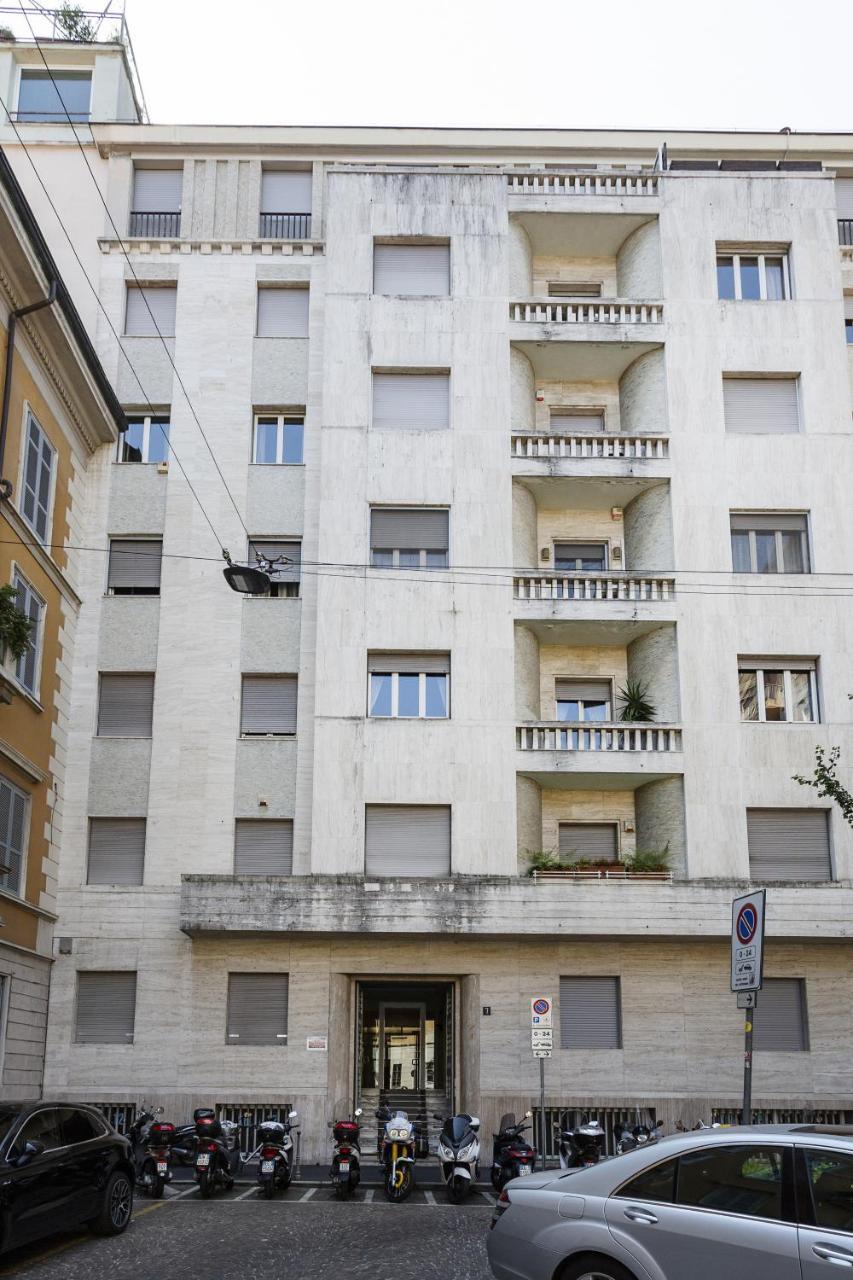 S. Maria Valle Roomy Flat * Mailand