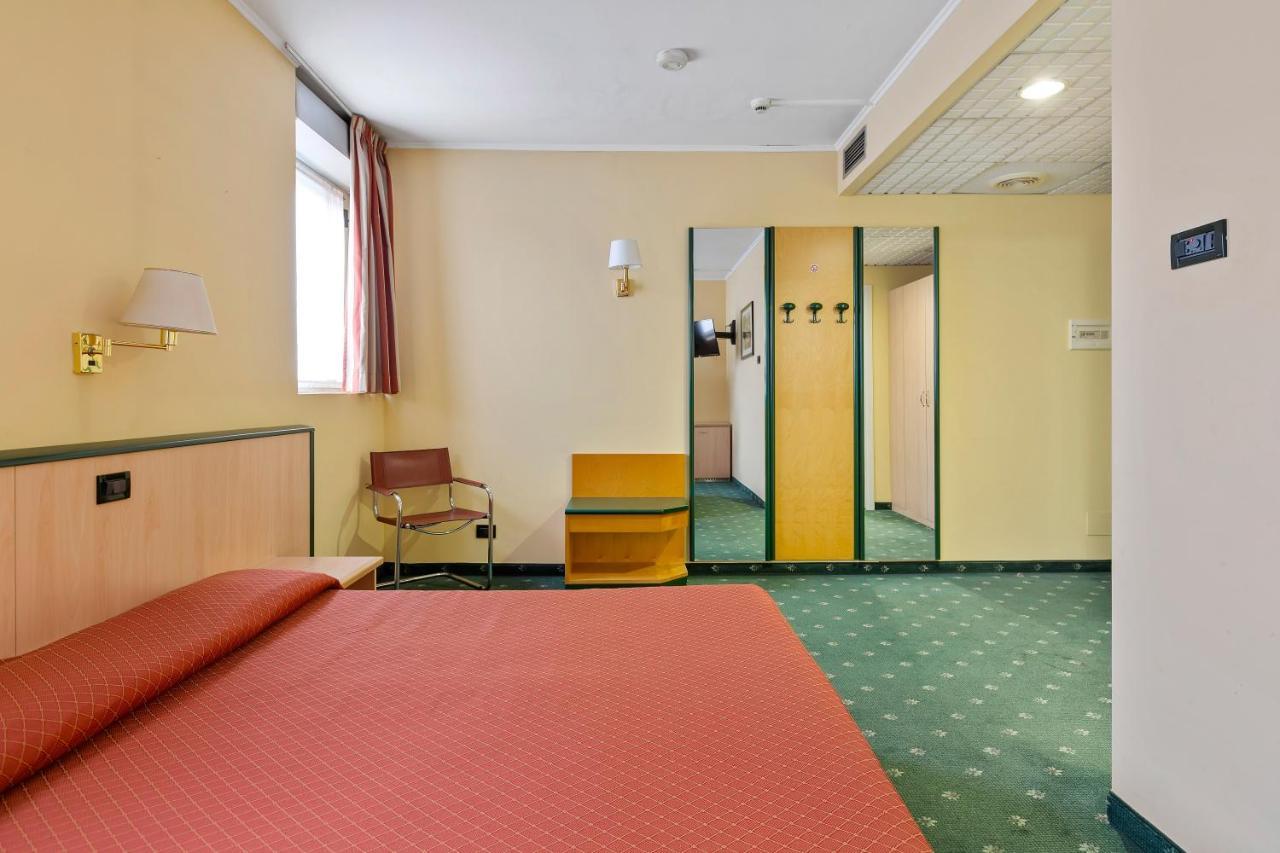 Hotel Ginosi Arizona 3*