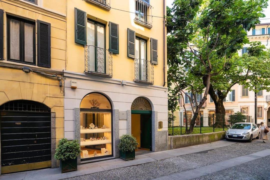 Hozyhome - Lovely Flat In Via Madonnina 23 Mailand