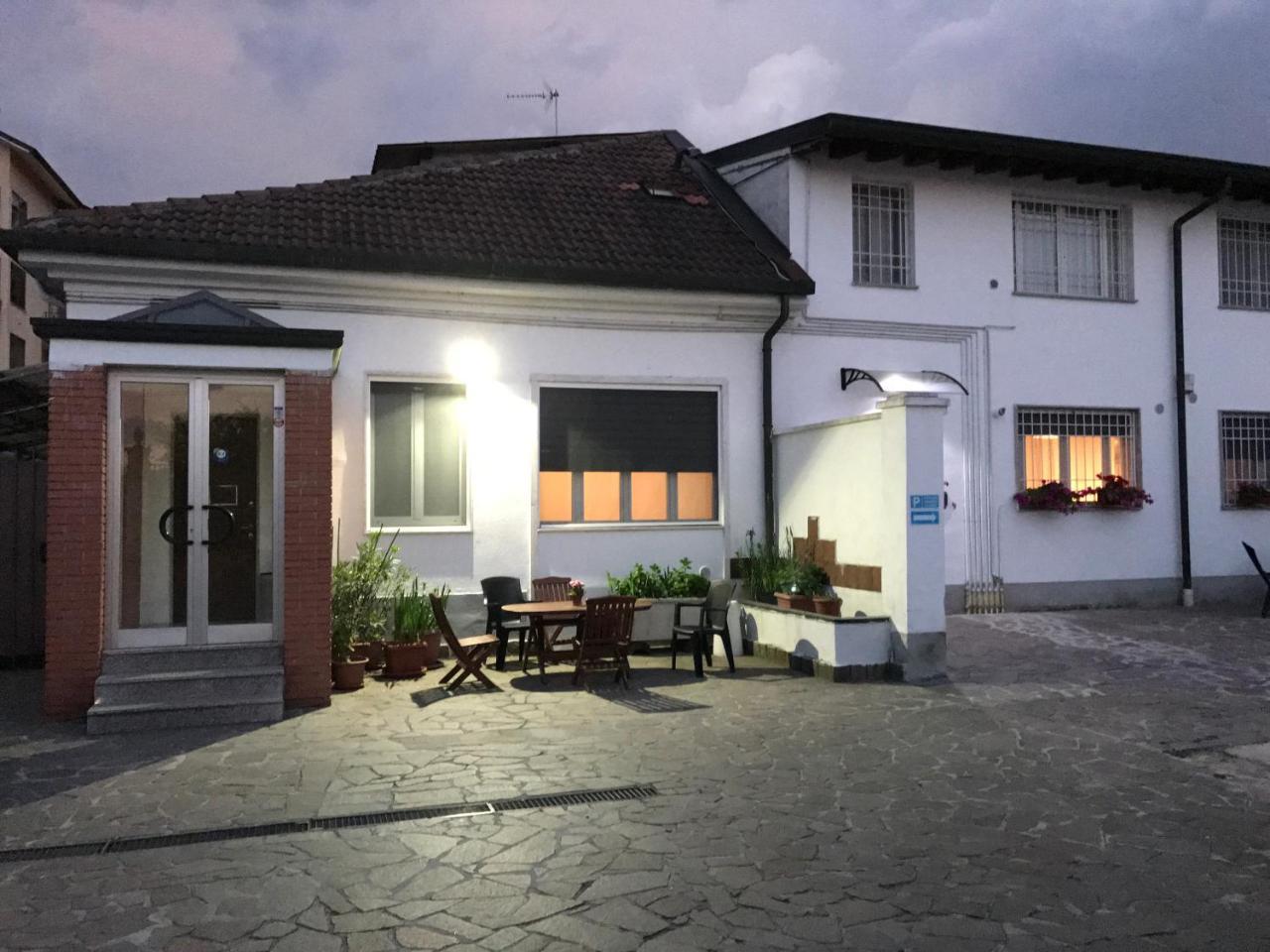 Canal Apartment Milan