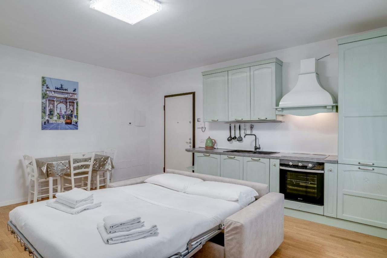 Nuovissimo E Luminoso Bilocale Zona Precotto Apartment