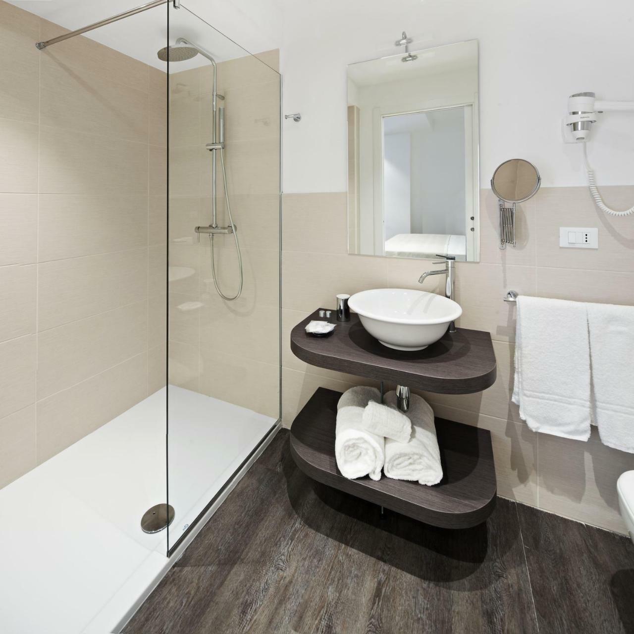 & Urban Padel Aparthotel