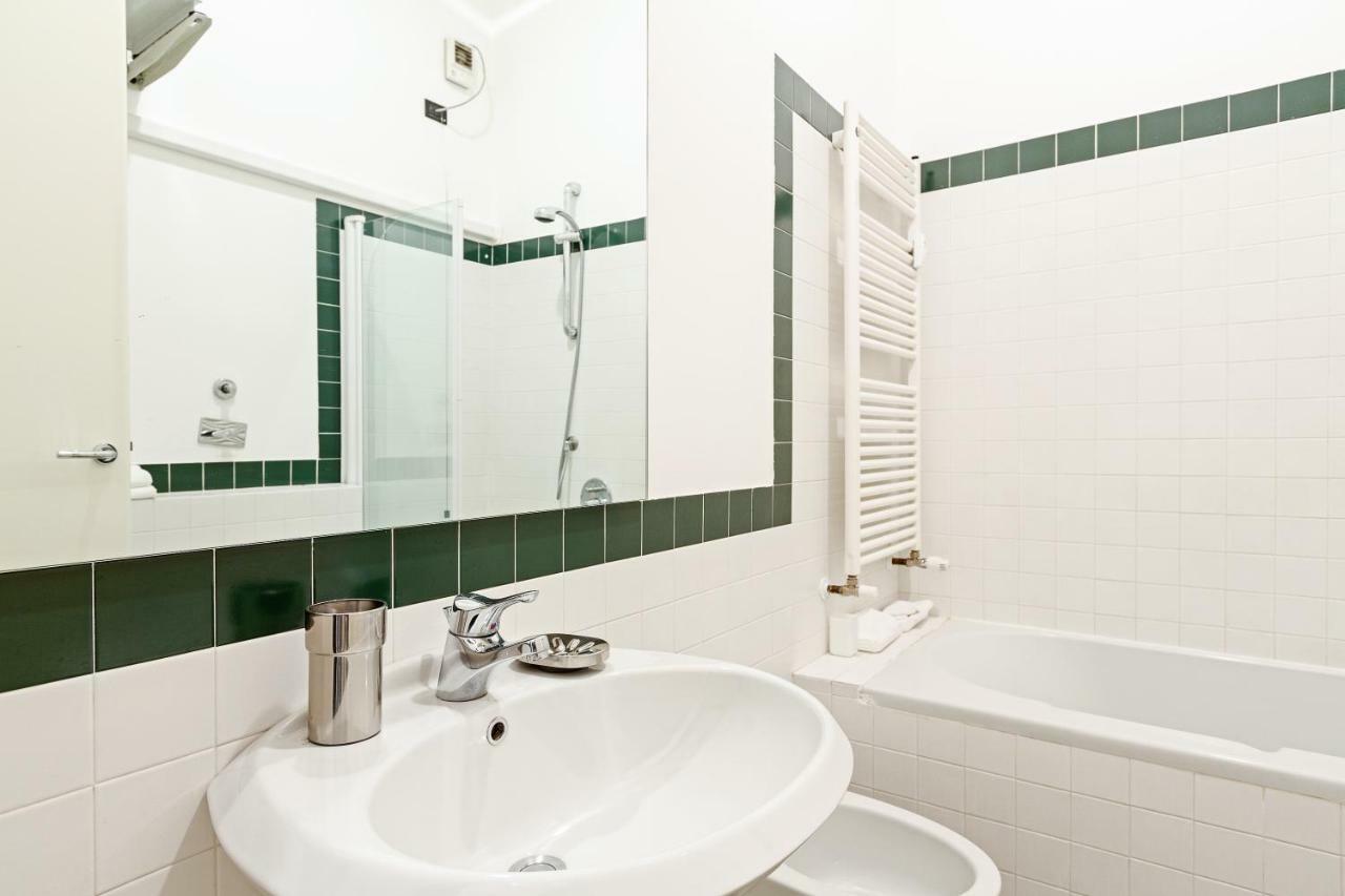 S. Maria Valle Roomy Flat Mailand
