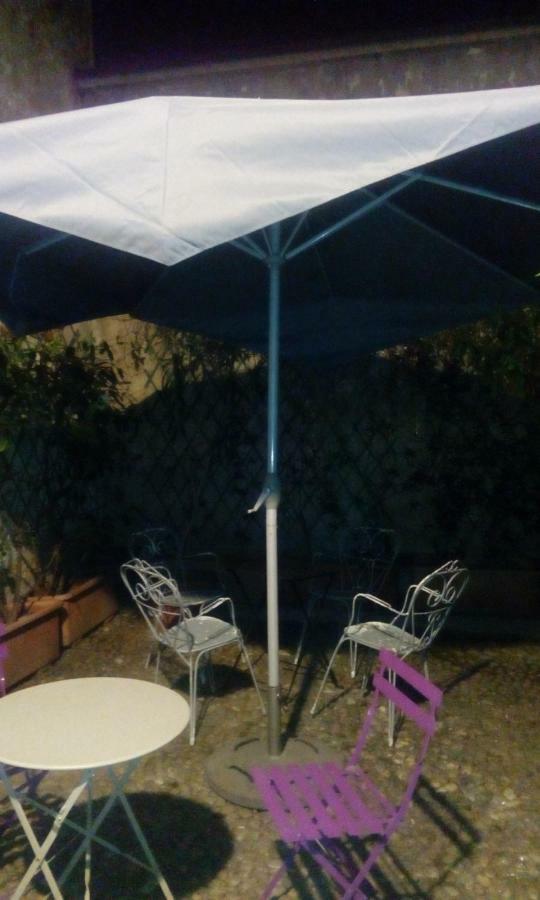 Apartment Central With Garden Mailand