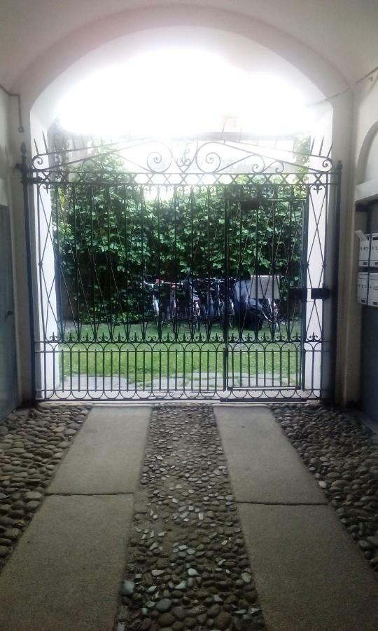 Central With Garden Apartment Mailand
