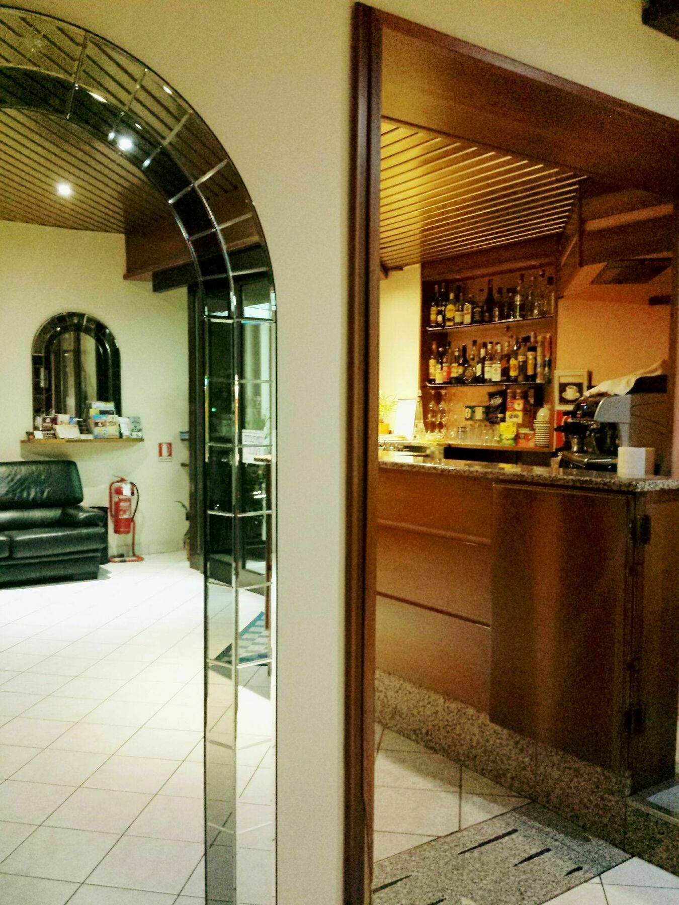 Eden Hotel 2*