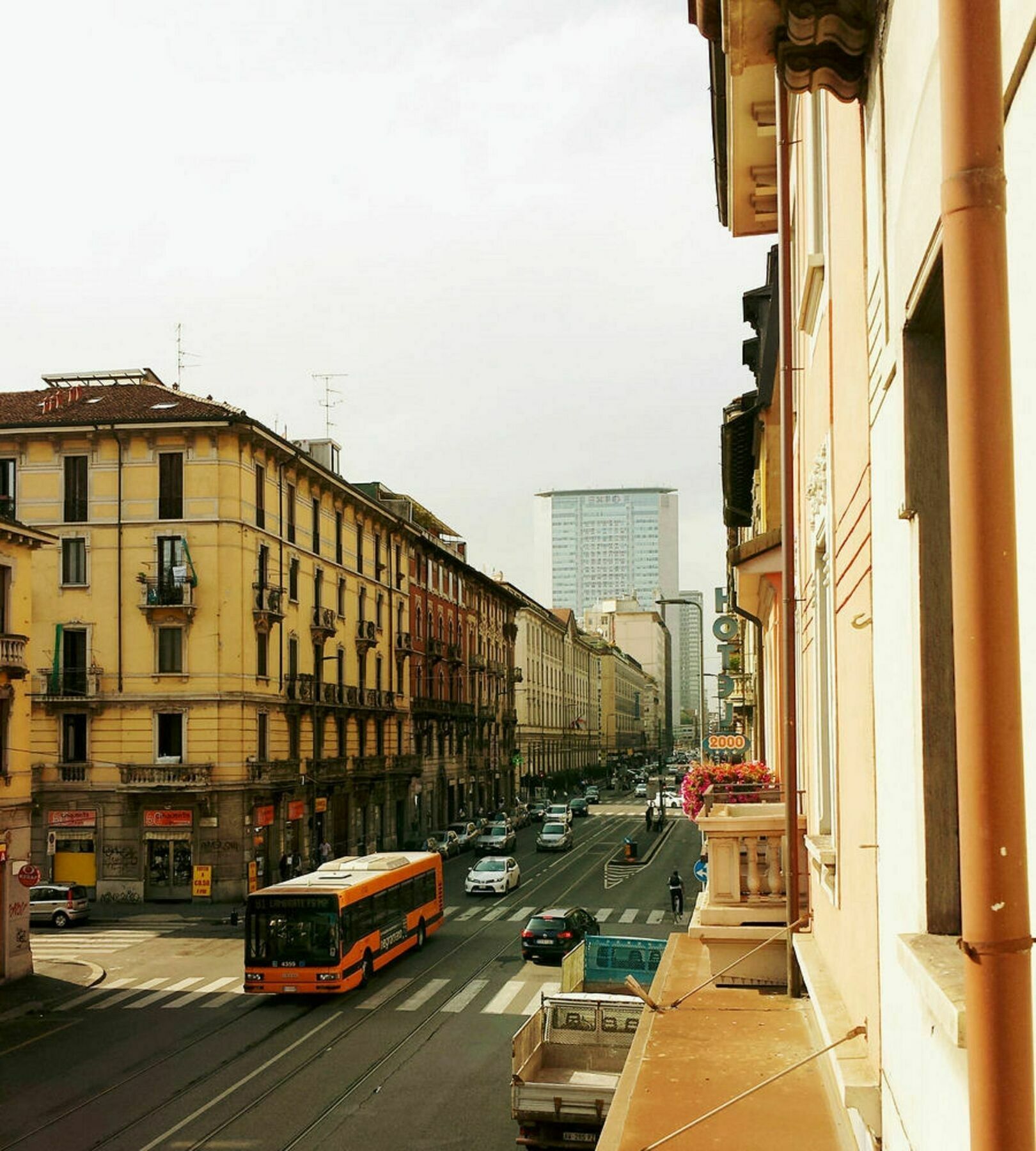 Eden Hotel 2*