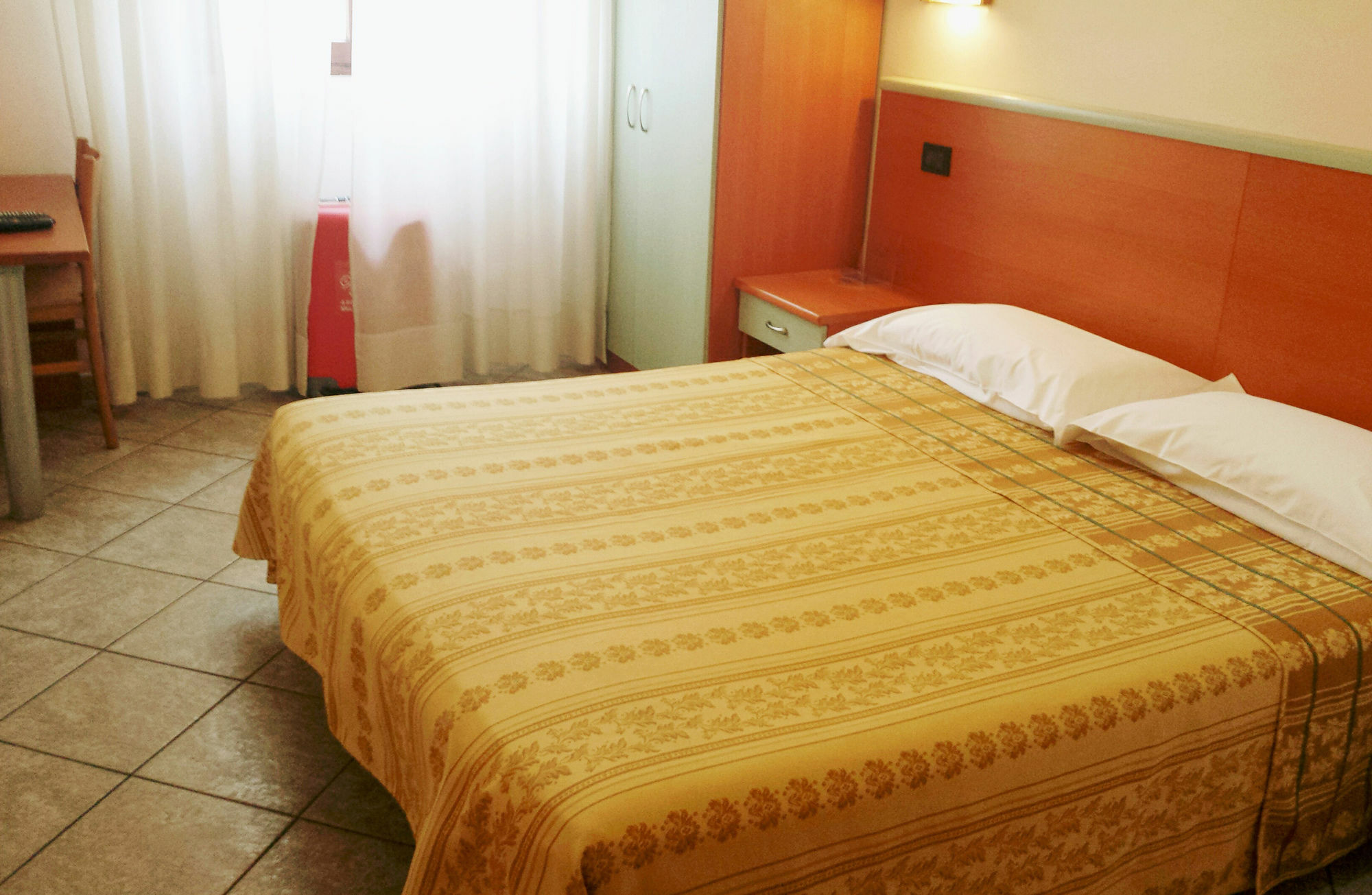 Eden Hotel 2*