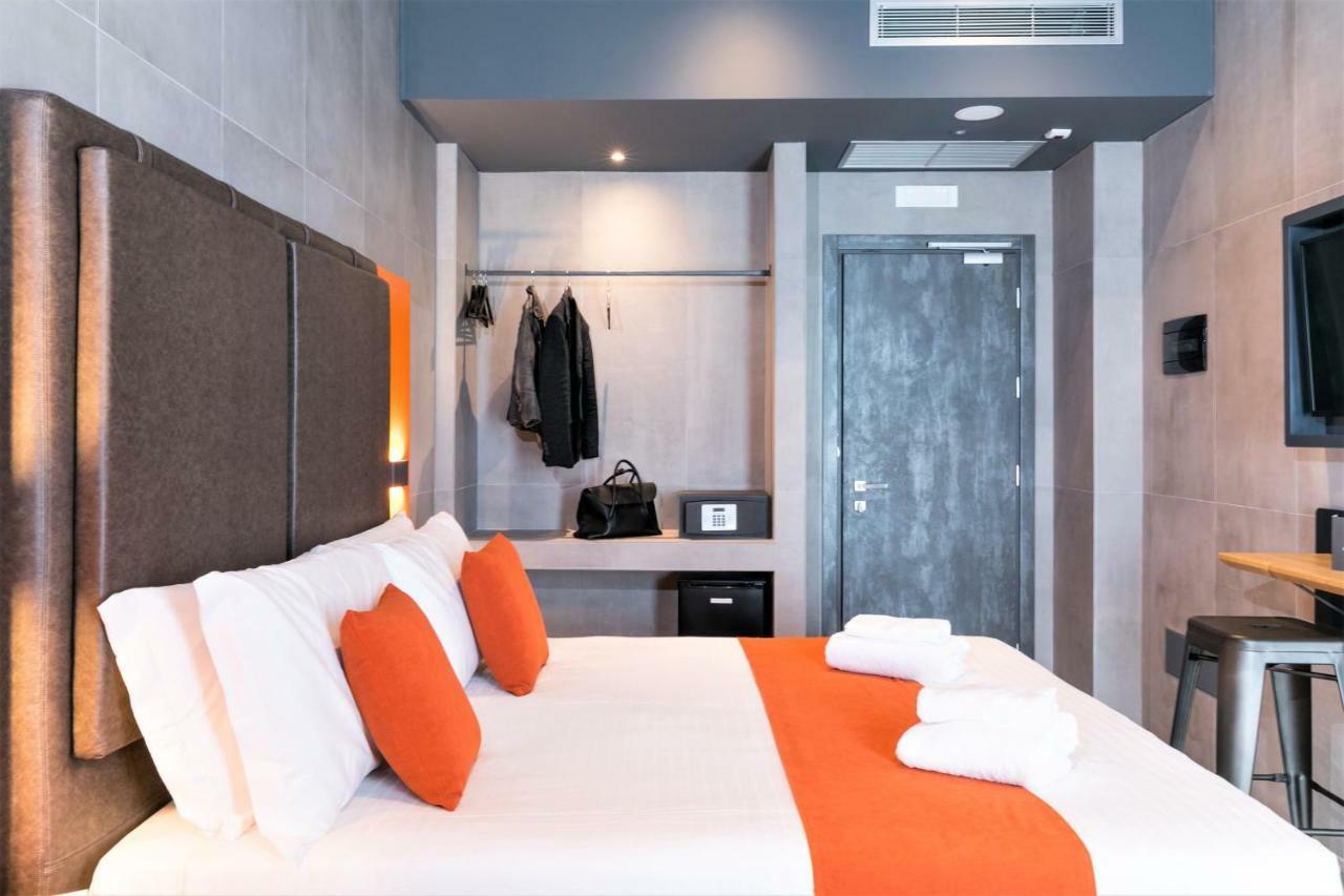 J24 Hotell 4*