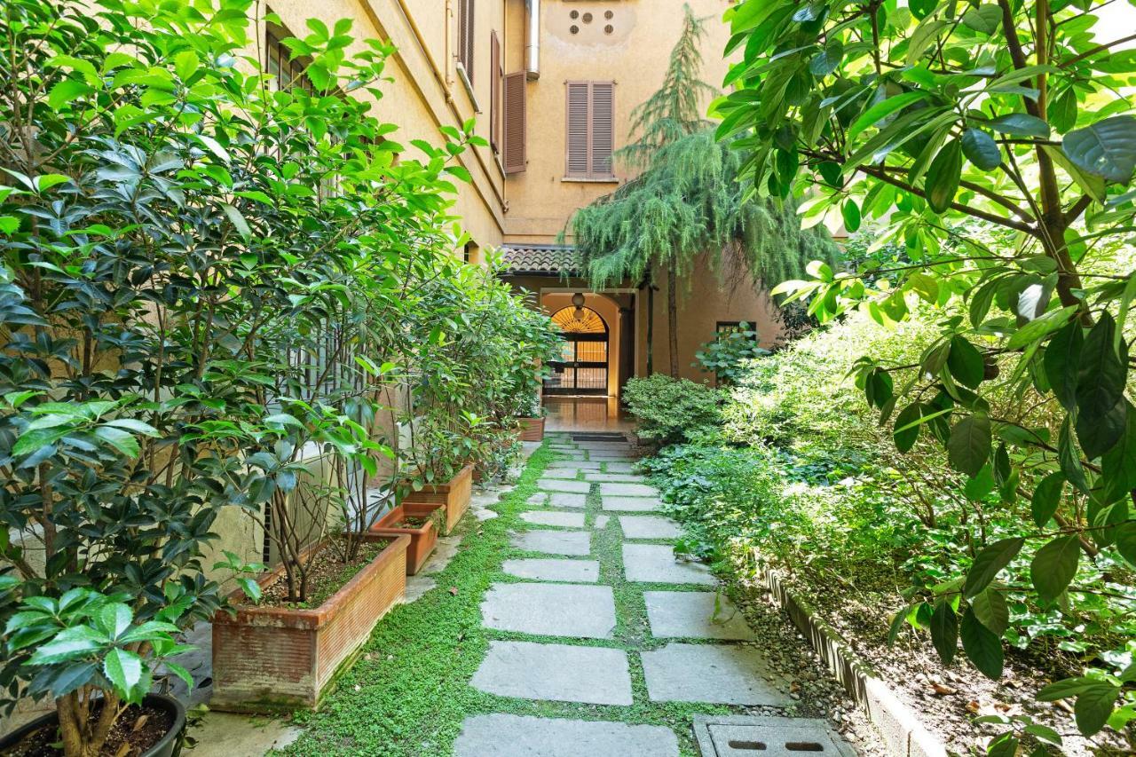 Apartment Renovated Penthouse Duomo & Via Torino *