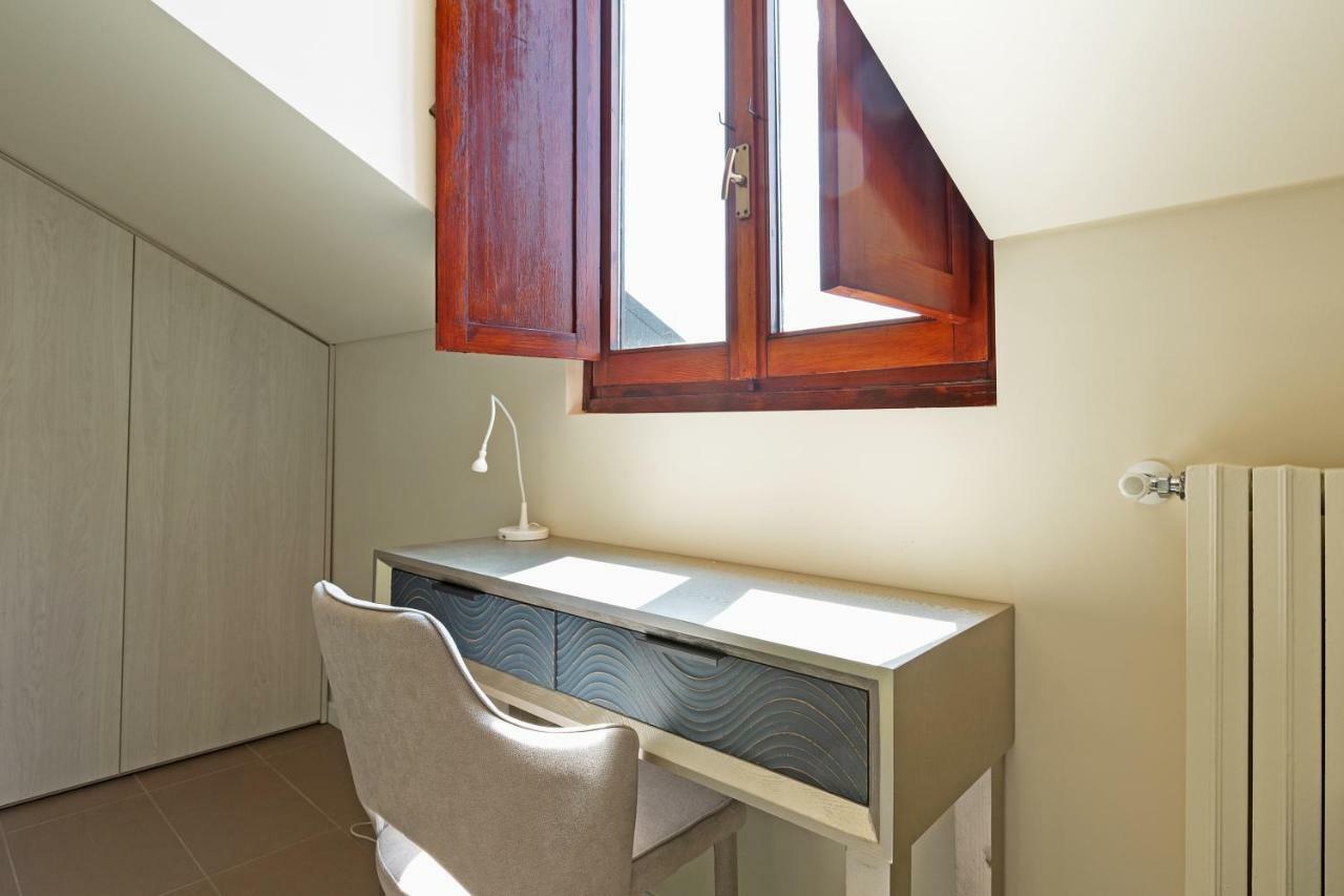 Apartment Renovated Penthouse Duomo & Via Torino Mailand