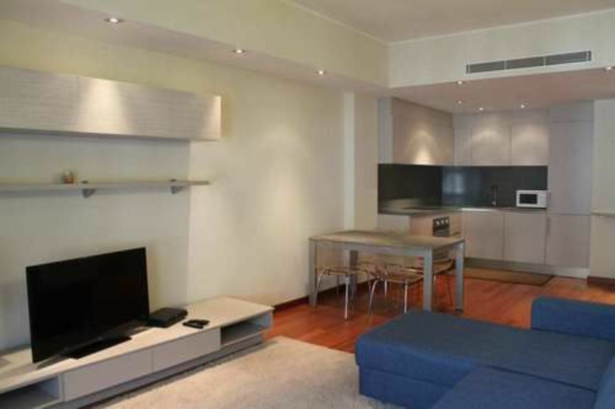 Apartment Vitruvio 43 *