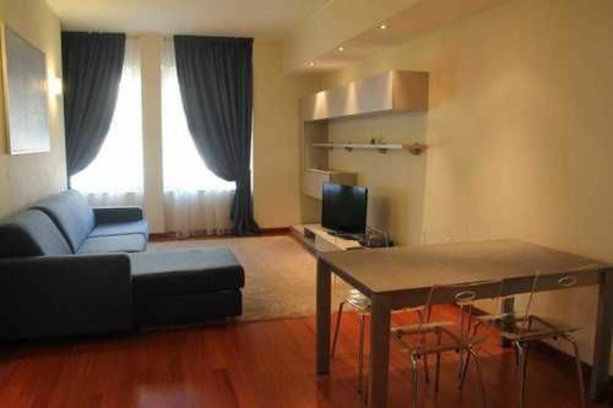 Apartment Vitruvio 43 *