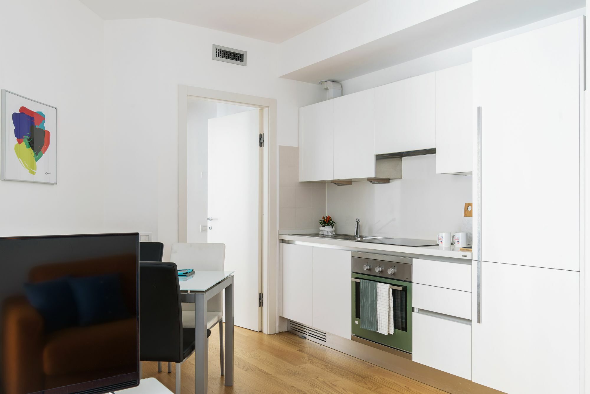 Joivy Sunny 1-bed Flat With Balcony Milano