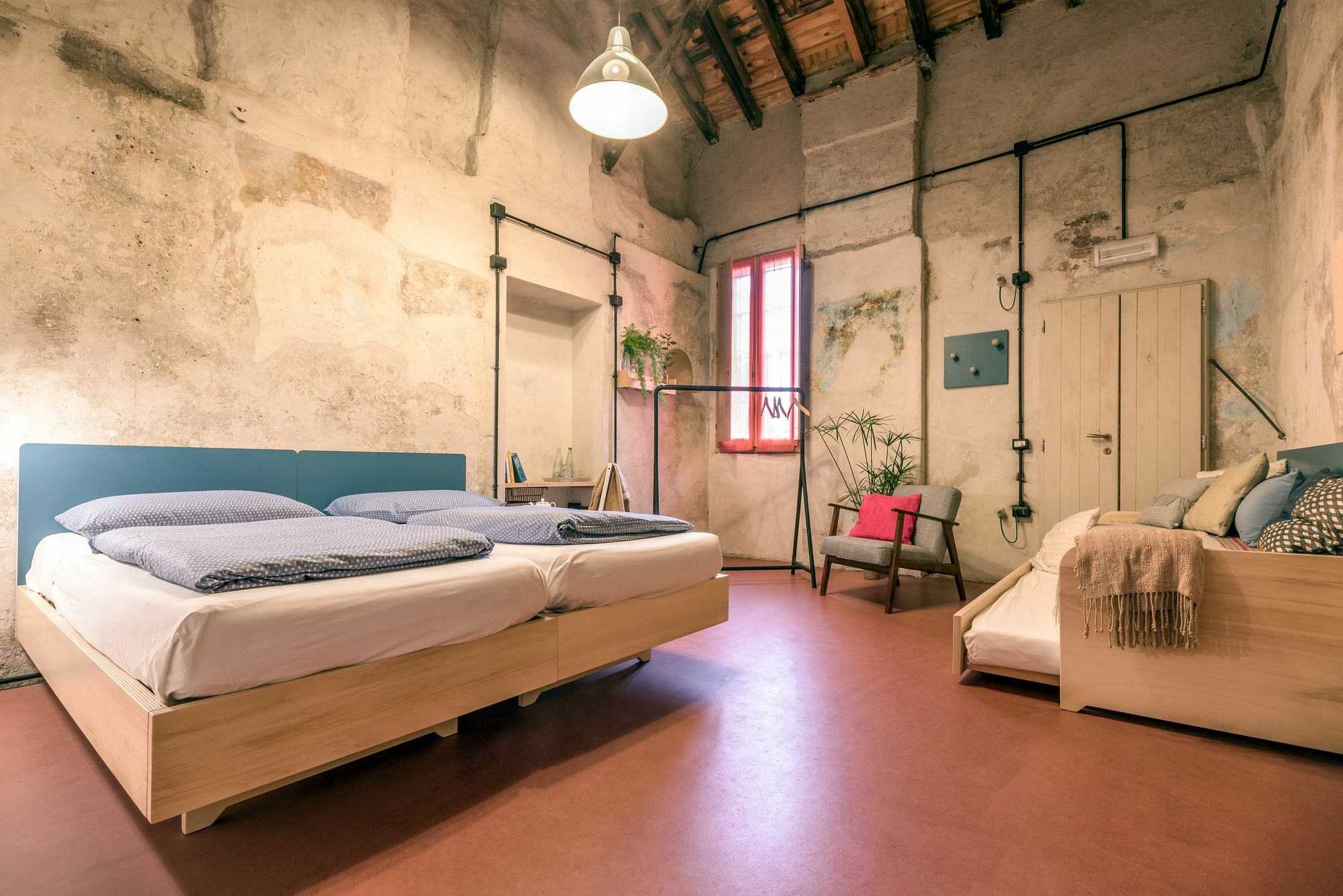 Un Posto A - All'interno Di Cascina Del 700 *