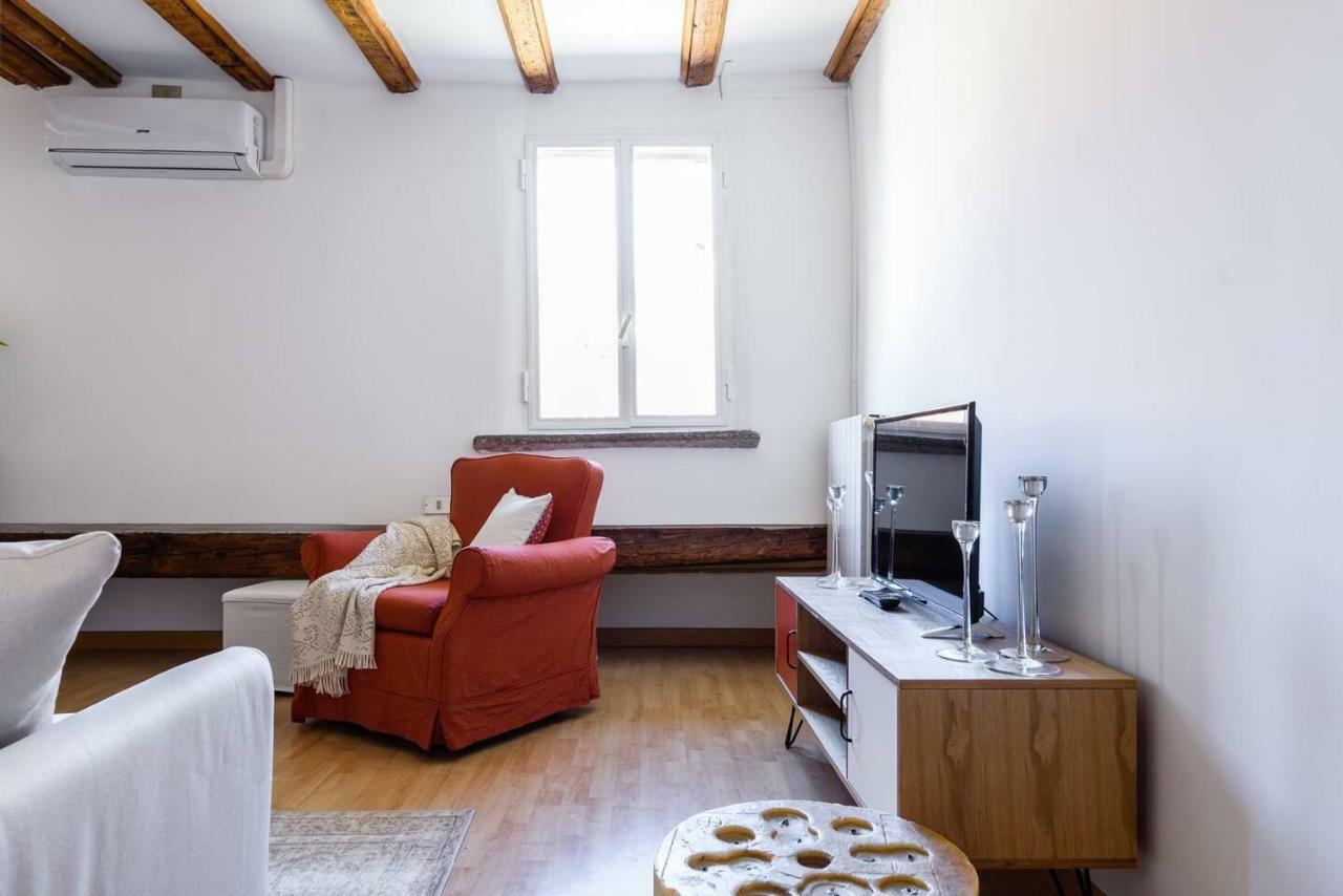 Altido Cozy Apt For 4 Close To Basilica Di Sant'ambrogio Appartamento *