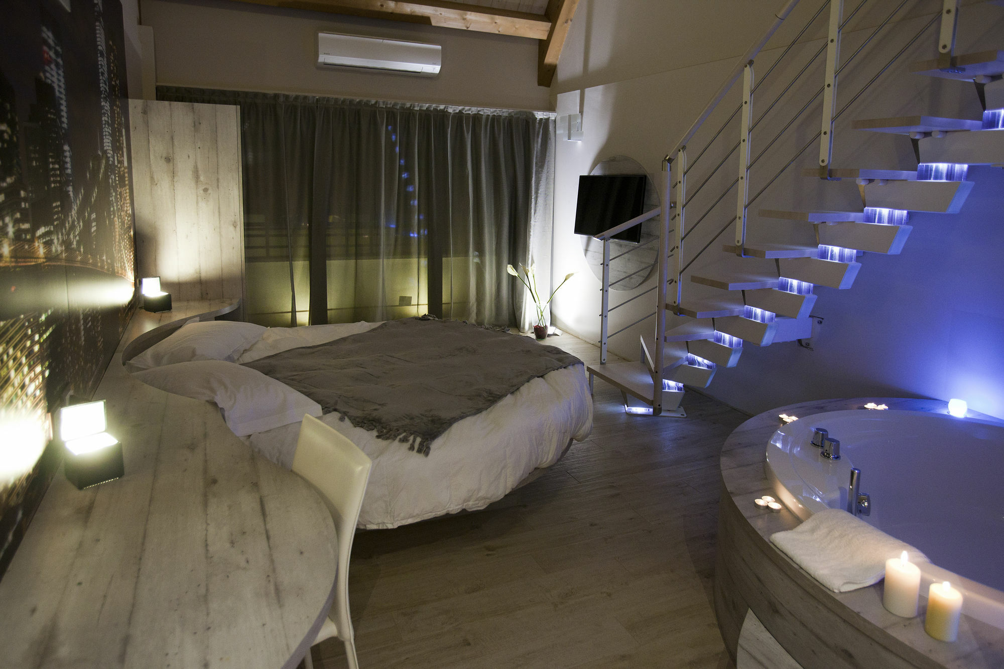 Hotel Seven