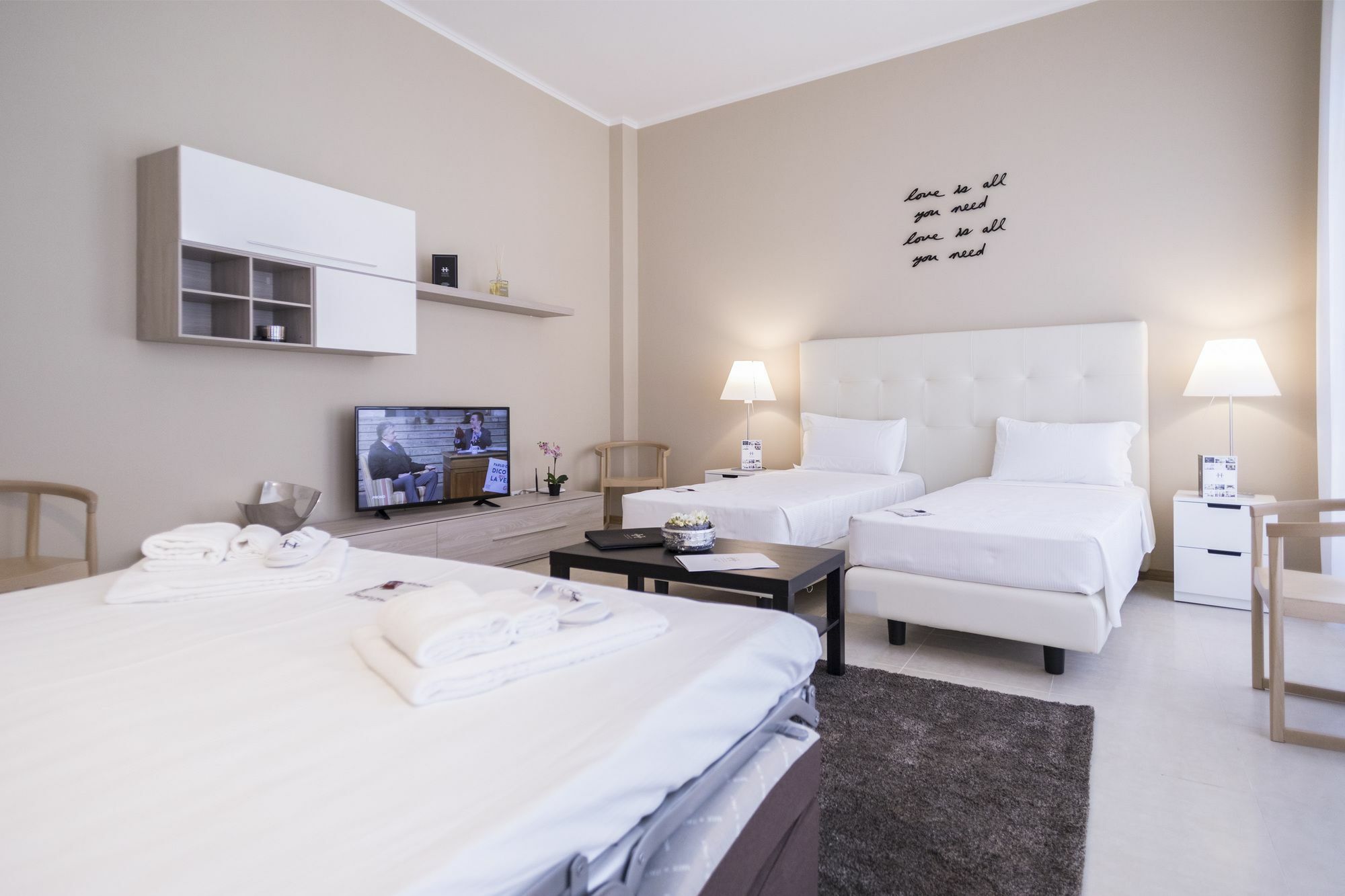 Hemeras Boutique Homes - Design Near Duomo Cathedral Appartement Milaan