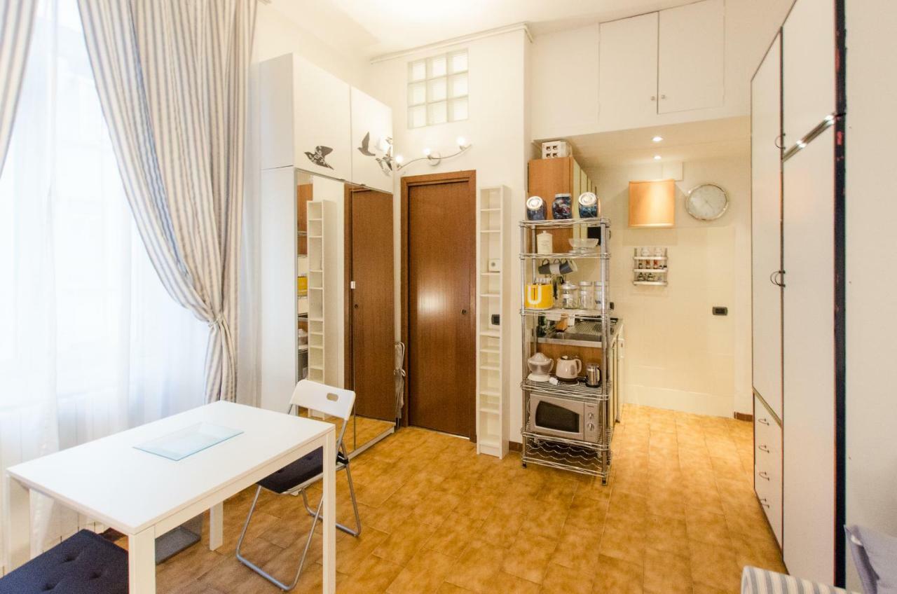 Cozy Central Studio - Porta Romana Apartment