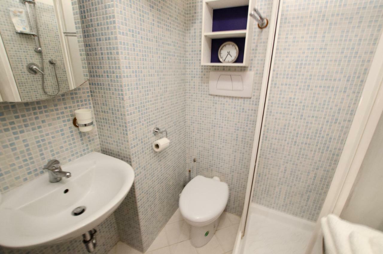 Cozy Central Studio - Porta Romana Apartment