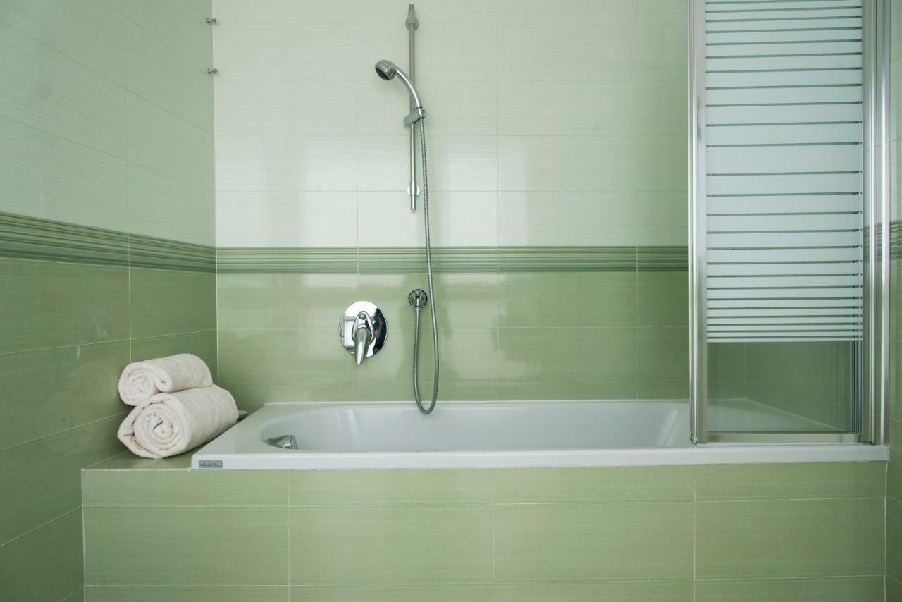 Luxurious 4bdr Penthouse Near Duomo Cathedral Milan
