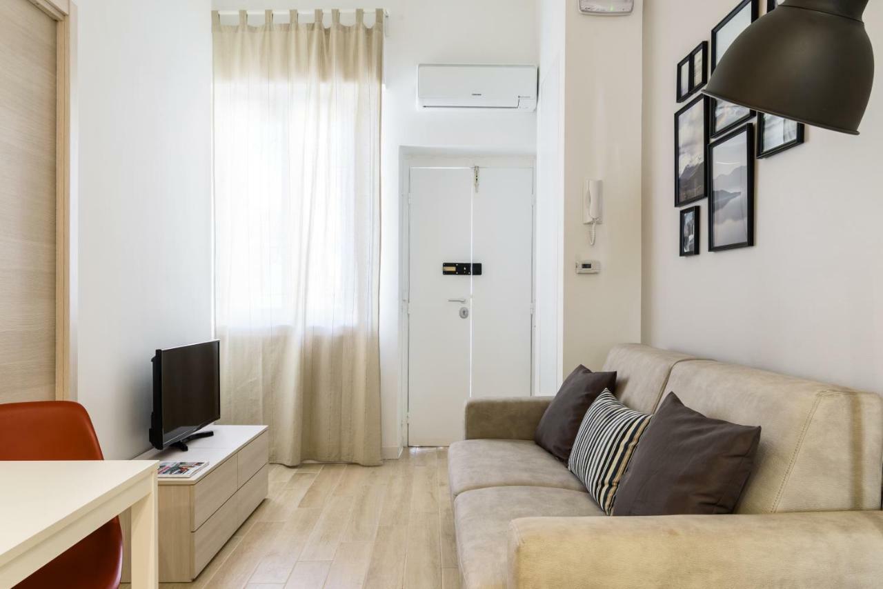 Fan House 22 * Milano