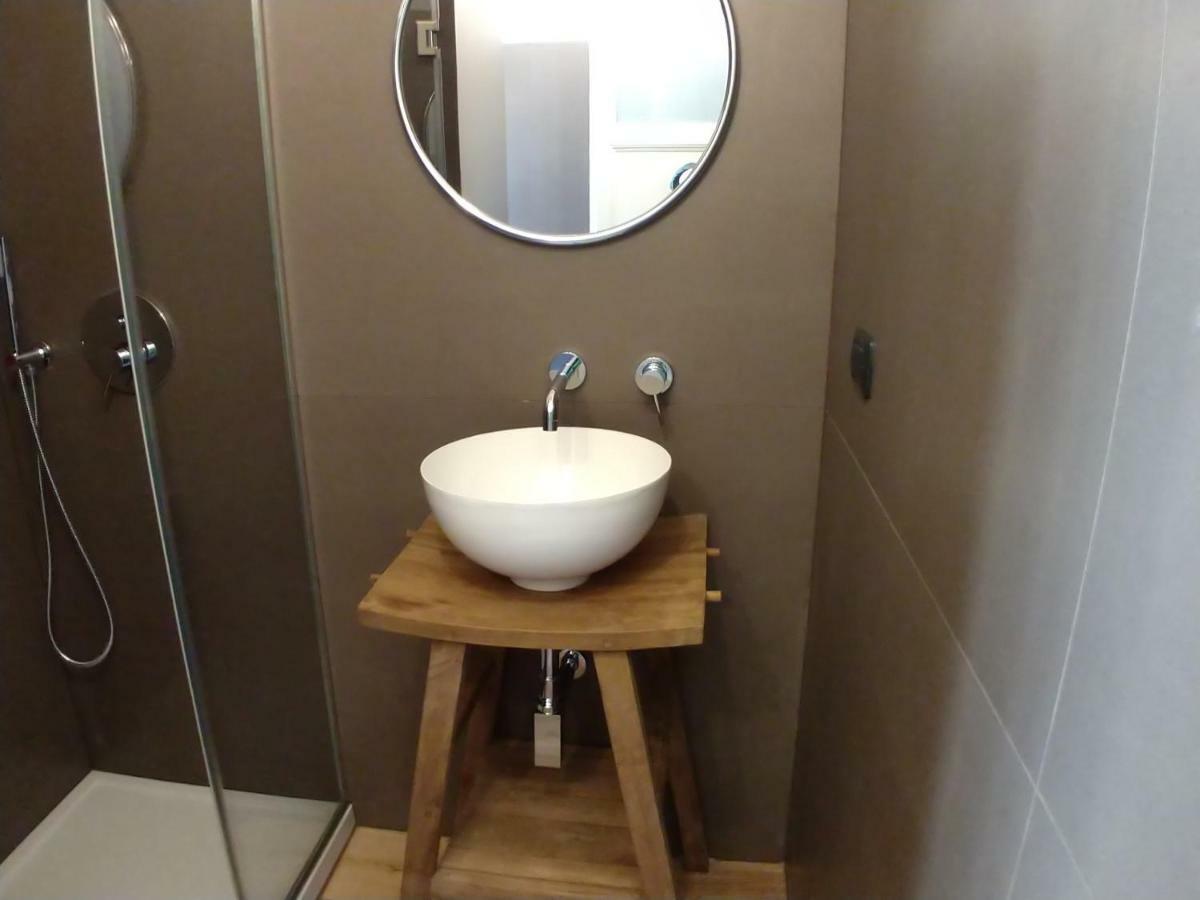 Gray Design In Casa Epoca Isola Garibaldi Milano