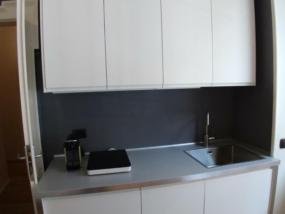 Gray Design In Casa Epoca Isola Garibaldi Appartamento