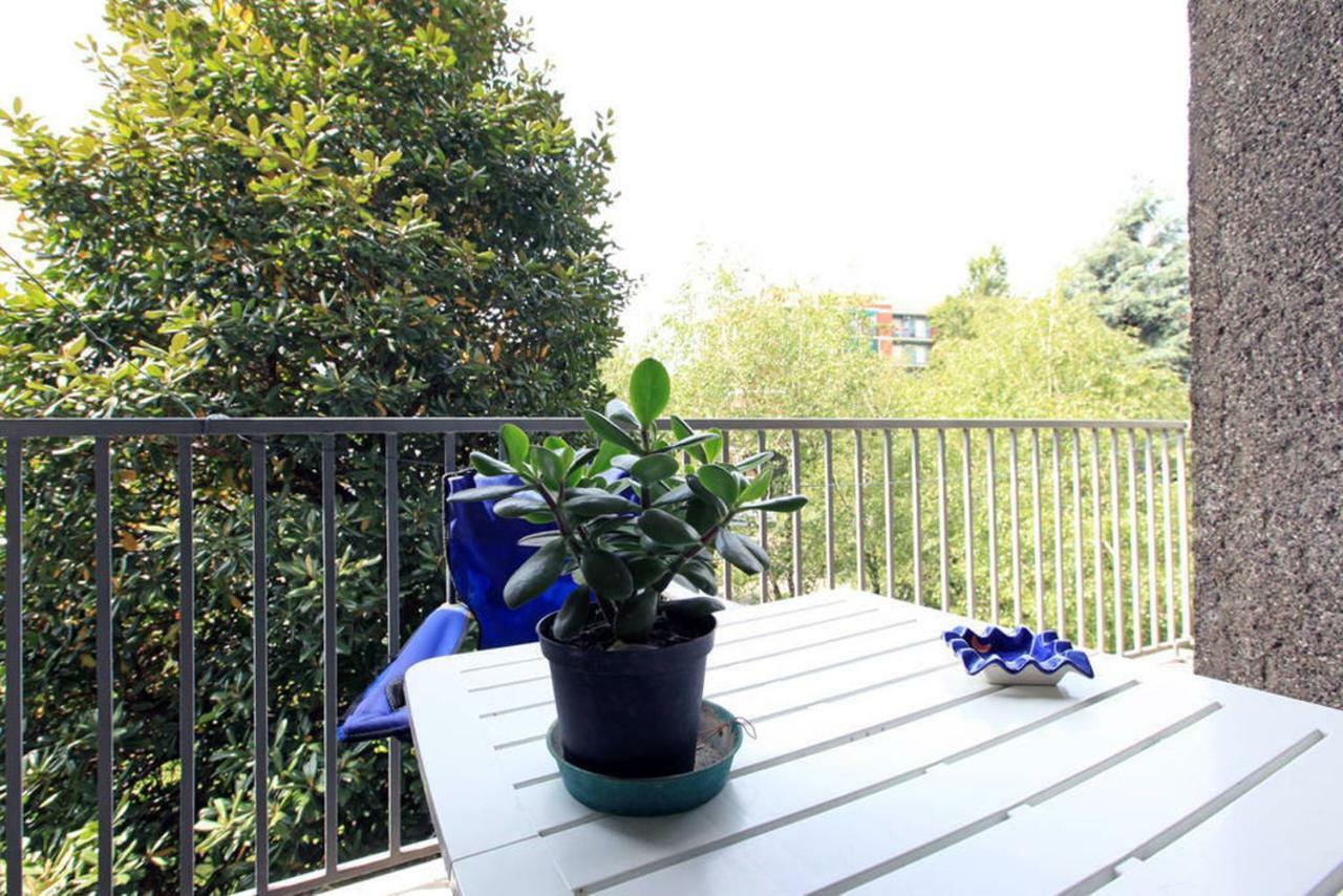 Room, 200m Subway, Navigli Area, Free Park, 10min Center, No Fee, Shared Bath And Kitchen Gasthof *