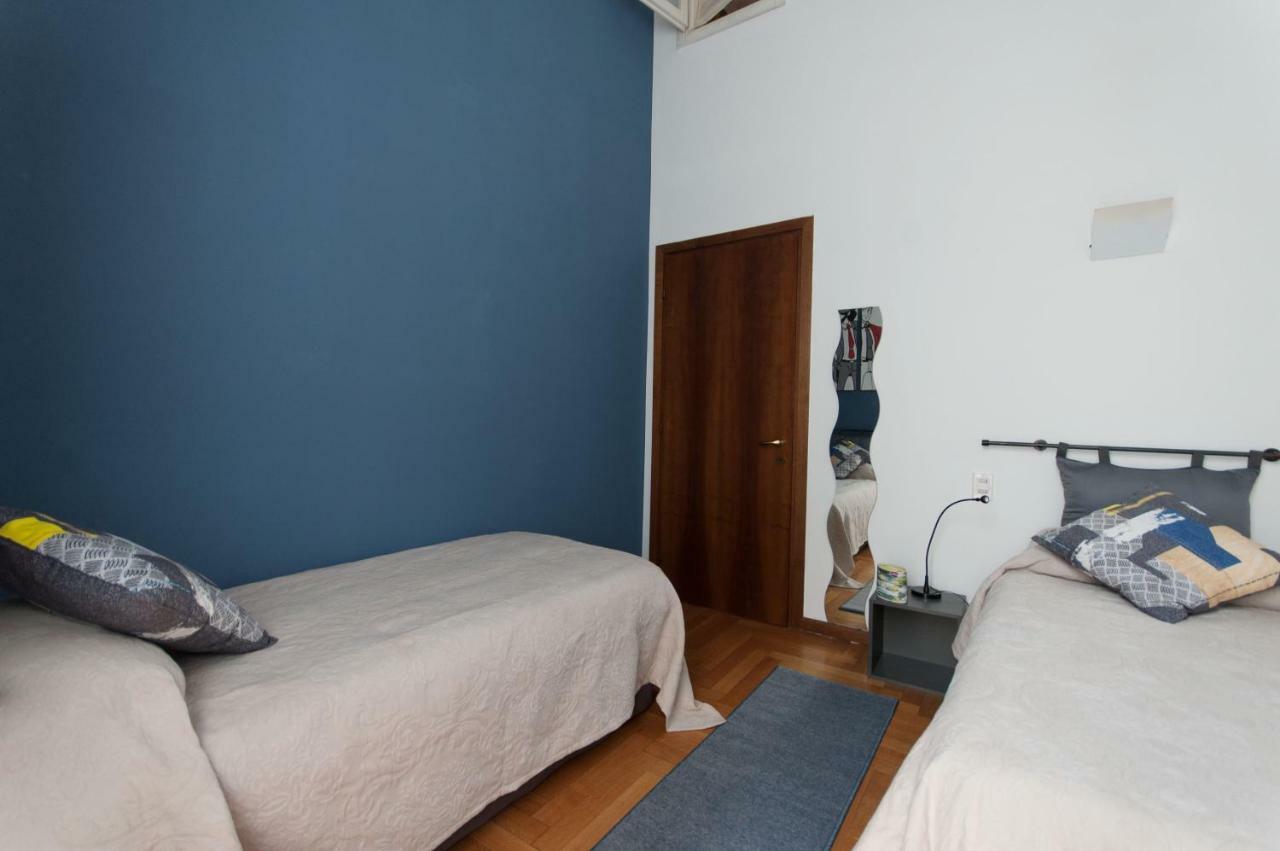 Apartment Fancy Blue Duomo Duplex Mailand
