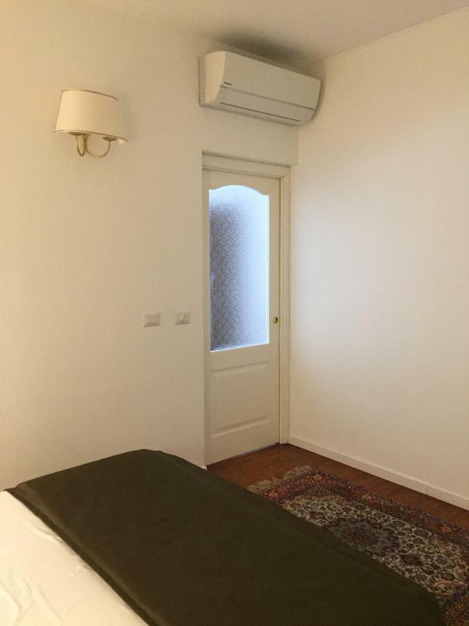 Apartment 996 *