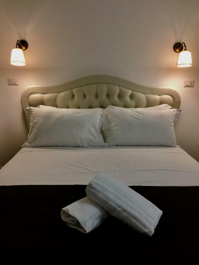 996 Apartment *