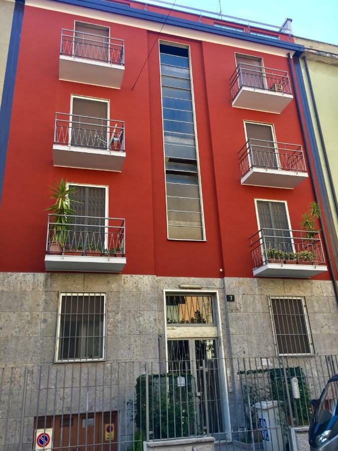 Apartment 996