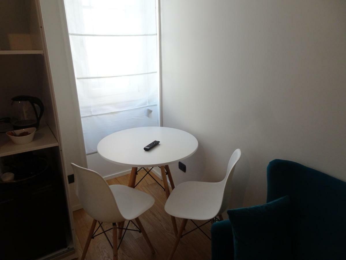 Appartamento Blue Design In Casa Epoca Isola Garibaldi Milano