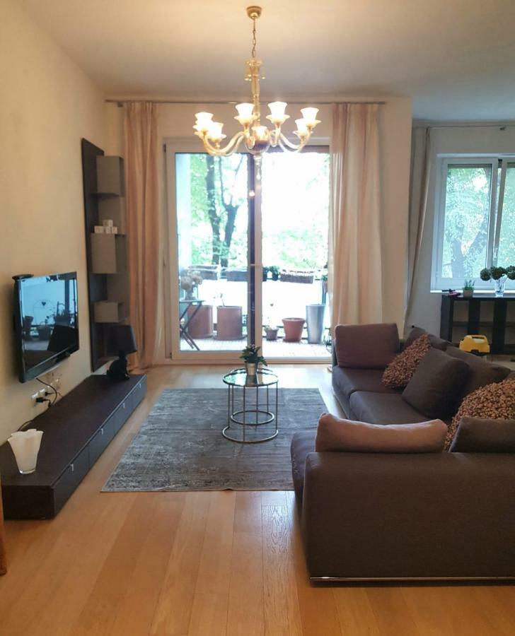 8 Via Giuseppe Vigoni Milano
